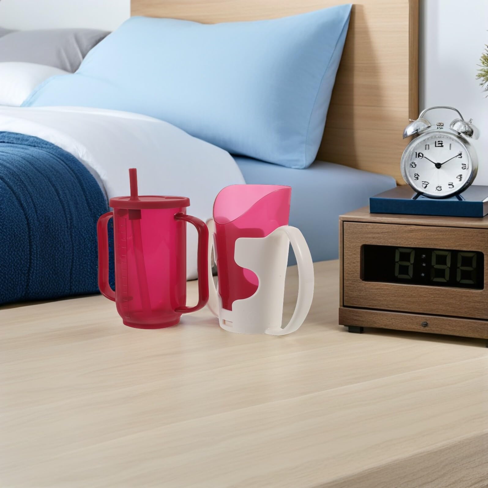 2 Pezzi Tazza per Anziani da Bicchiere Assistivo Antiversamento per Pazienti Allettati e Disabili Ergonomico Leggero e Facile da Pulire per Uso Quotidiano e Assistenza
