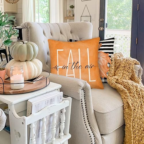 Miniatura 6 de Aremetop Paquete de 4 fundas de almohada decorativas de otoño naranja de 18 x 18 pulgadas, diseño de búfalo negro, a rayas, Hello Pumpkin Maple Leaf