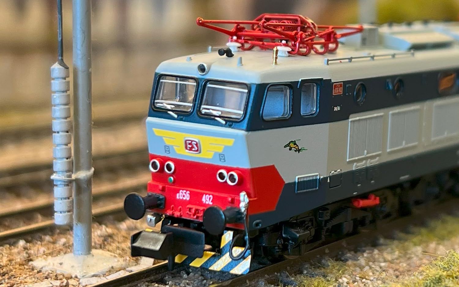 Arnold HN2645 FS, E.656 5a serie, livrea blu/grigio, Fondazione FS, ep. VI – 50 anni di E.656 (1975-2025) Locomotiva - Elettrica