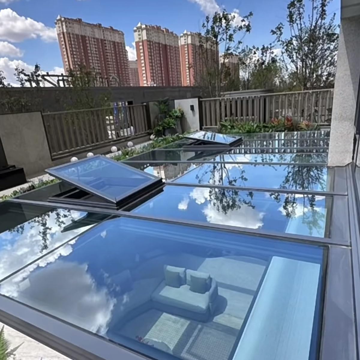 Automatic Skylight Roof Window with Rain Sensor, Thermal Insulation, Aluminum Alloy Frame, Ideal for Attics, Basements, Sunrooms - Gray, 70x50cm/27.5x19.7in