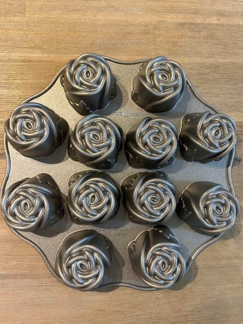 Nordic Ware バラ型　焼き型 12個分 Nordic Ware バラ型 焼き型 12個分 ケーキ型 パン焼き型 焼き型