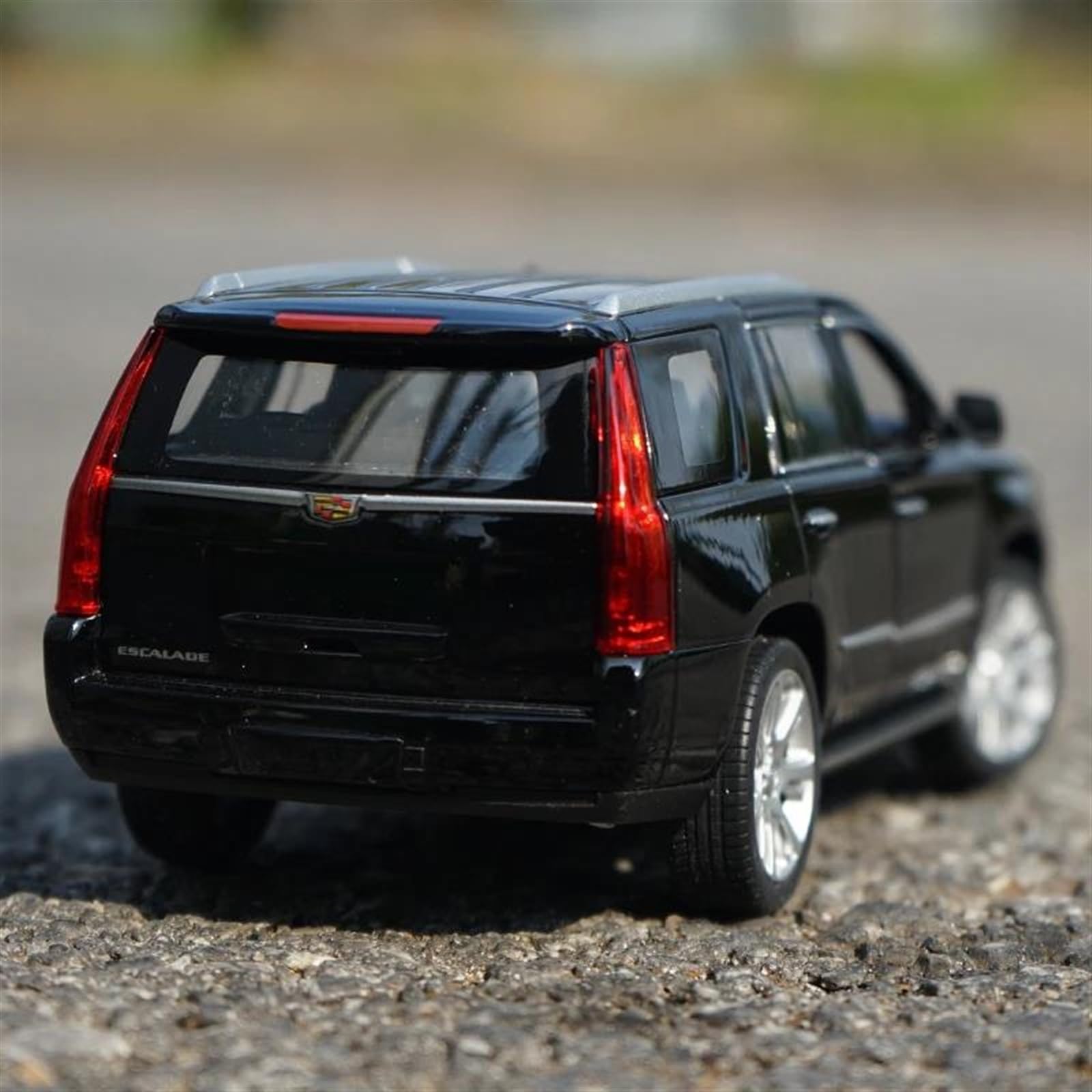 Amazon | ダイキャストカー 1:27 キャデラックエスカレード 2017 SUV