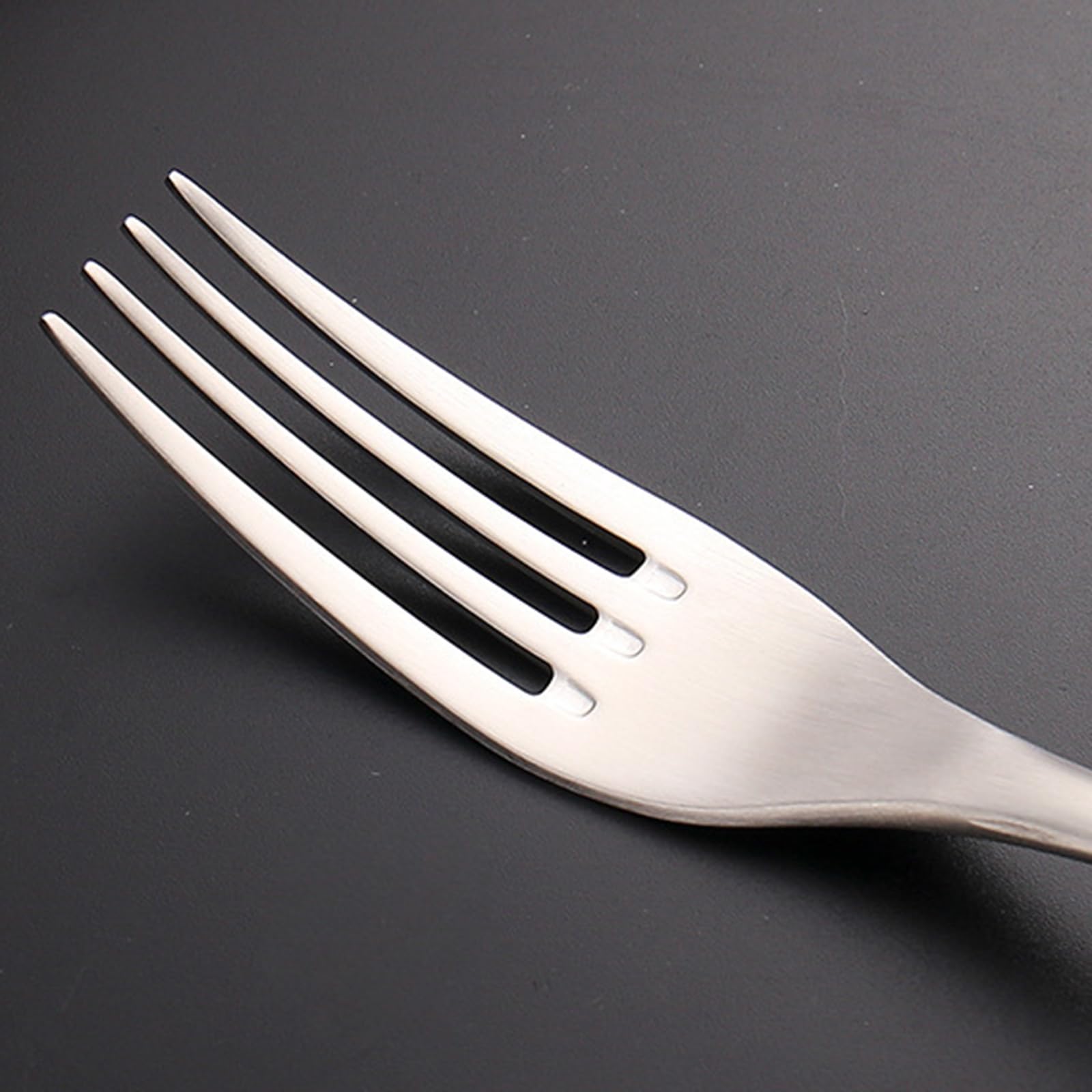 Juego de Cubiertos de Acero Inoxidable de Grado alimenticio, Elegante Juego de Cubiertos de 24 Piezas con Mango de diseño de línea Engrosada, Incluye Cuchillos, Tenedores y cucharas