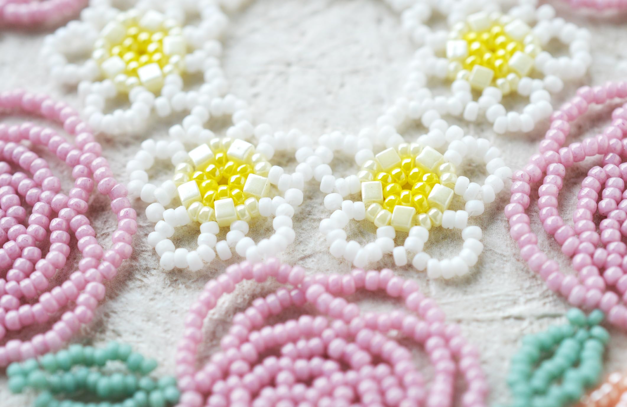 ドイリー995❤️chibiko。ダイヤビーズ付きお花のドイリー Amazon | MIYUKI (ミユキ) BEADS LACING KIT SET ビーズ レーシング