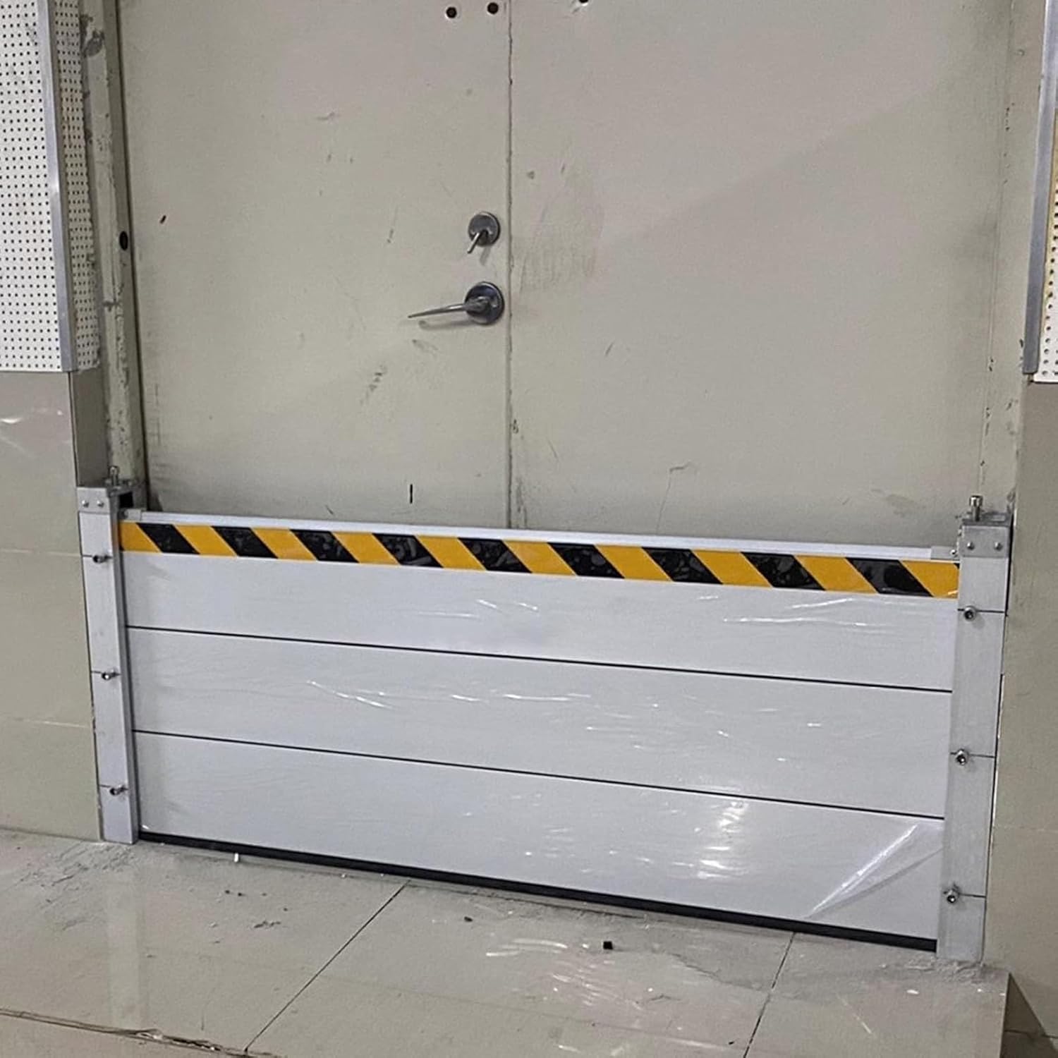 Reusable Sandless Water Barriers for Flooding, Extra Long Upright Flood Prevention Barriers for Home/Garage/Driveway/Entrances to Gates, Aluminum Flood Protection Barriers Shield(Color:L 100