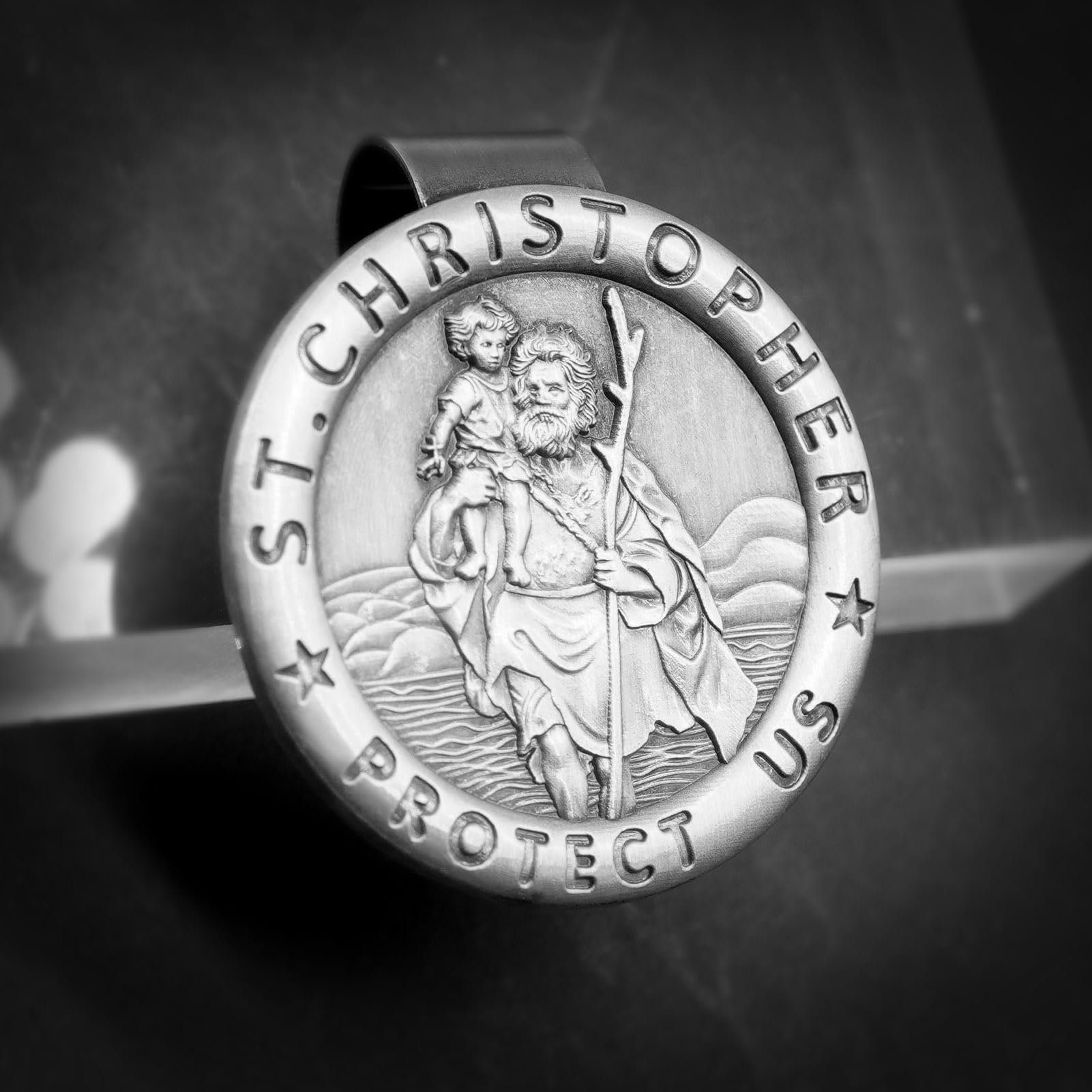 Saint Christopher Medal for Car St Christopher Visor Clip Accessories Bless Driving Safety Religious Gift for Parent Family — view 5