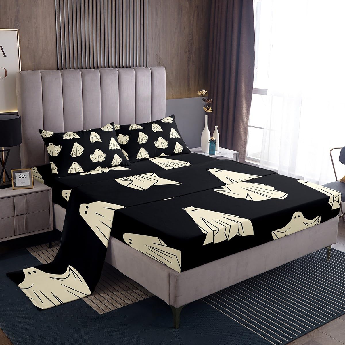 Ghost Bed Sheets Set Kids Halloween Ghost Printed Sheet Set Halloween Themed Sheets with Deep Pocket Fitted Sheet for Women Men Room Decor Lightweight Black White Bedding Set With 2 Pillow Cases