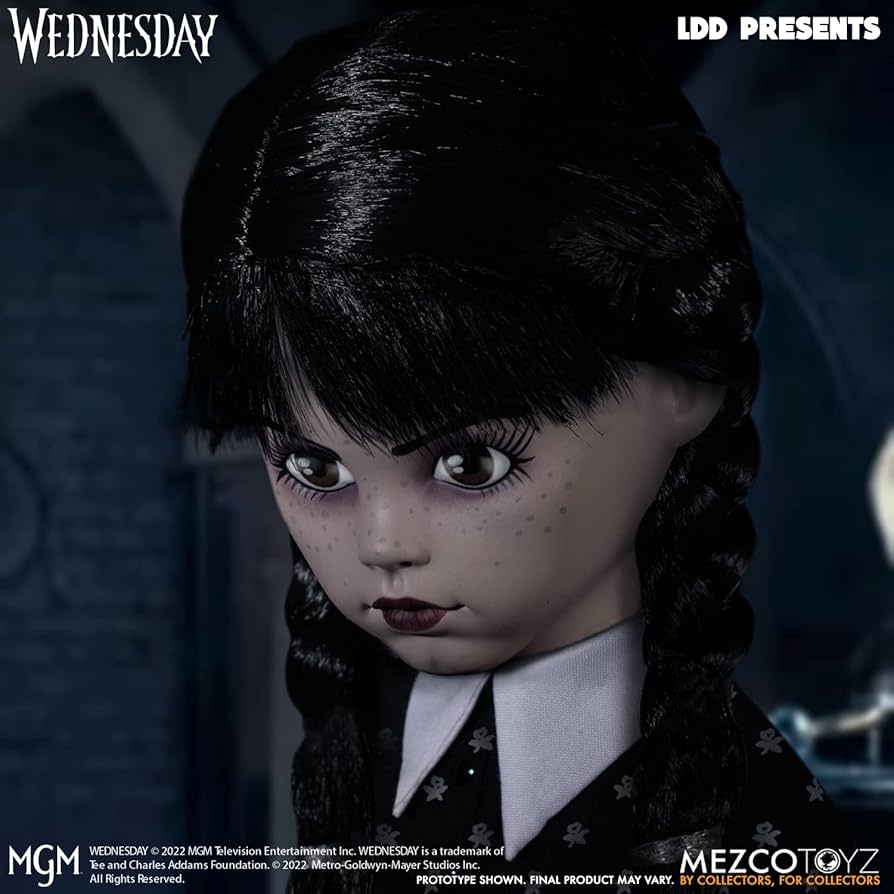 MEZCO リビングデッドドールズ ウェンズデー・アダムス with ハンド Amazon | リビングデッドドールズ Netflix Wednesday