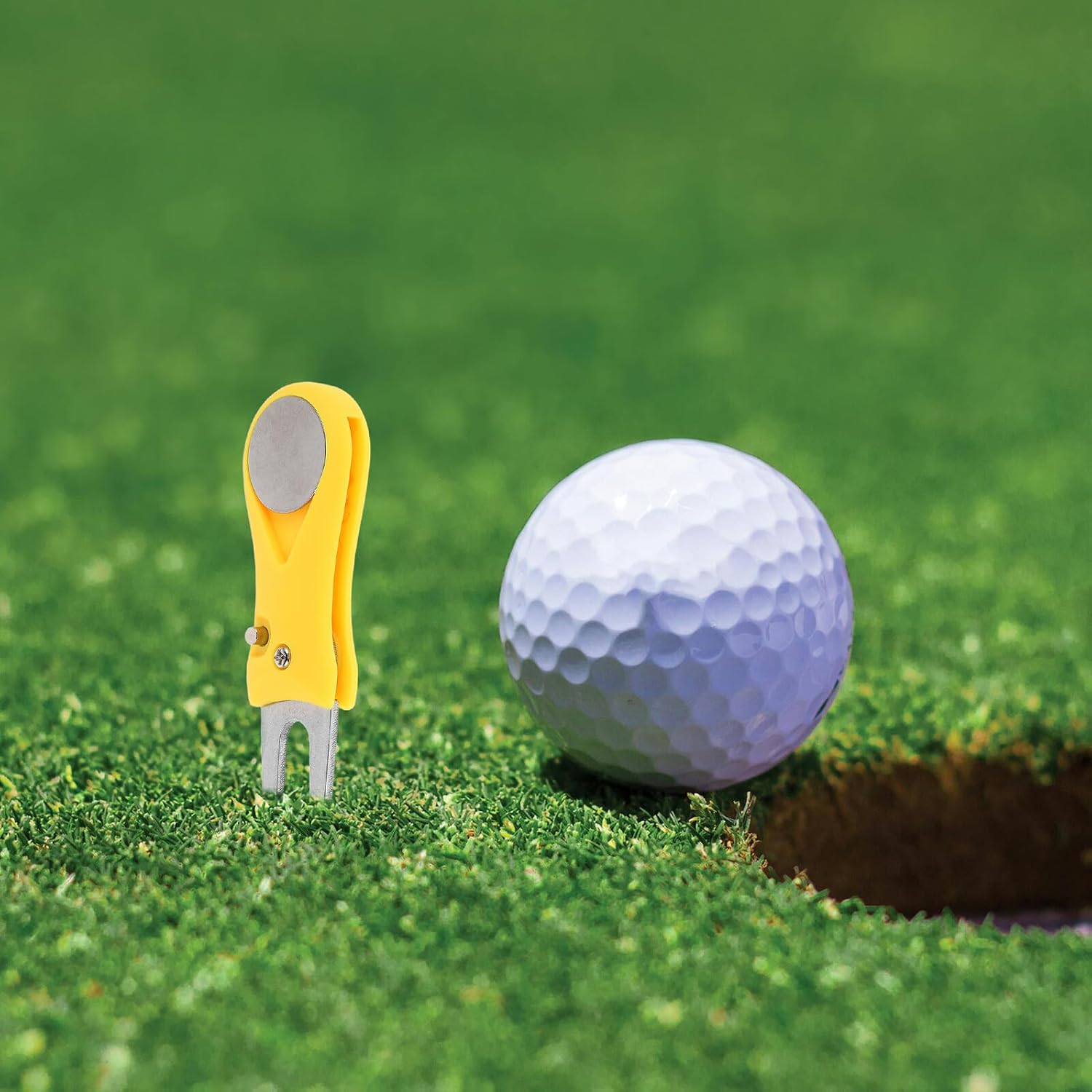 Cabilock 2pcs Golf Divot Repair Tools with Ball Mark Fork Foldable Golf Green Repair Tool in Yellow and Green for Course Lawn Care Random Color