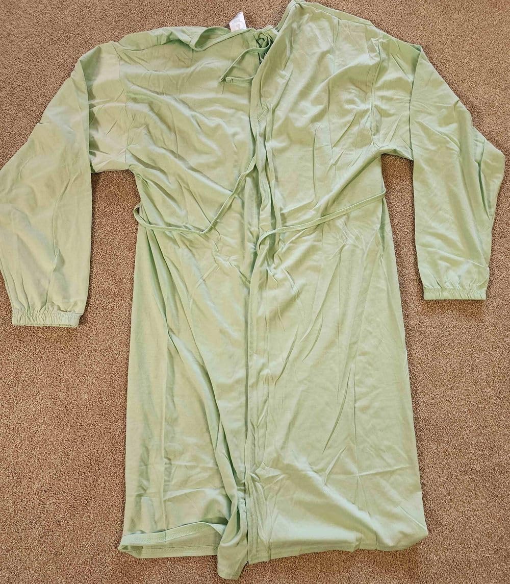 Pack of 10 long sleeve reusable gowns. 60% cotton 40% polyester, Regular size, Fits Small, Medium and Large