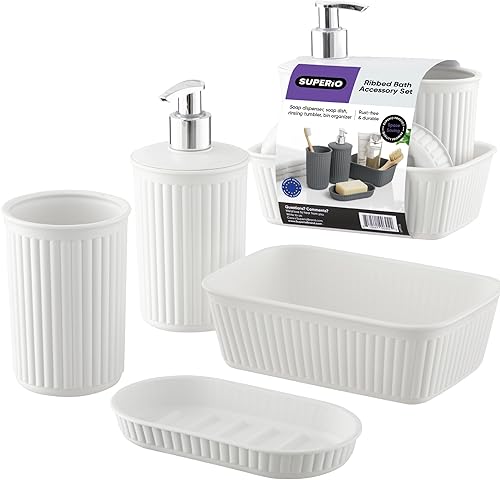 Superio Colección acanalada, juego de accesorios decorativos de baño de plástico, color humo blanco (juego de 4) jabonera, dispensador de líquido,