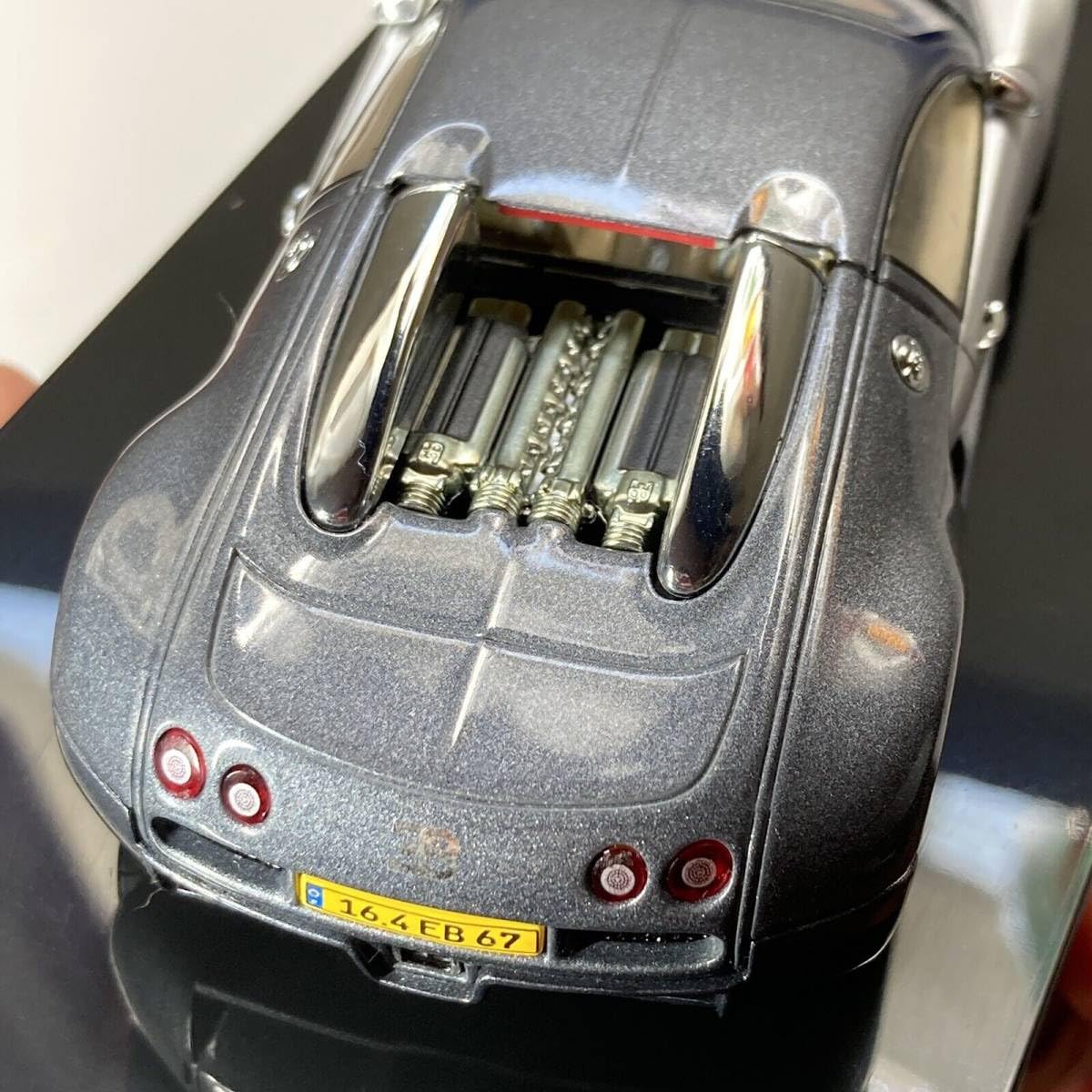 Amazon.co.jp: 1/43 オートアート ブガッティ ヴェイロン EB 16.4