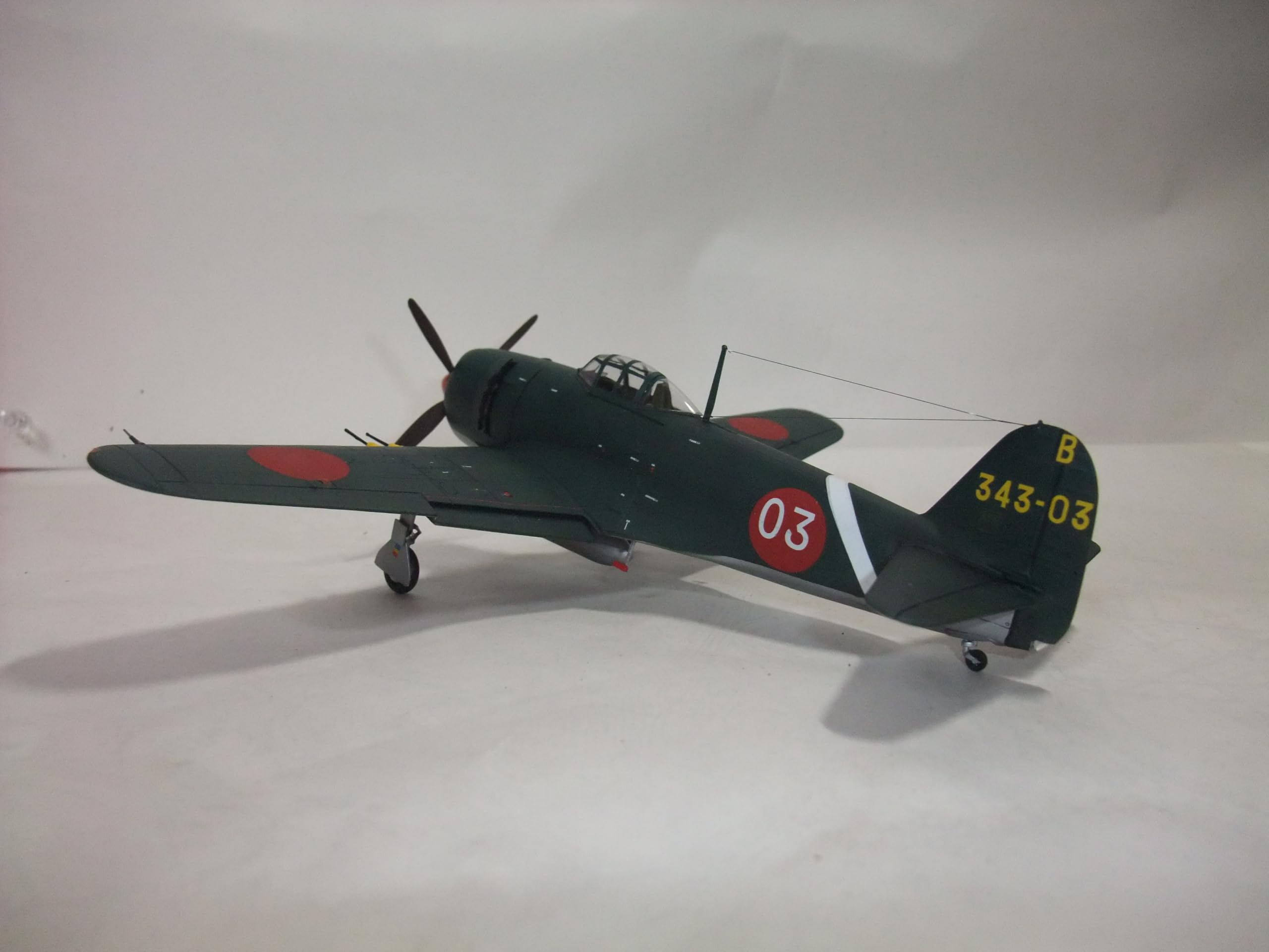 Amazon | 完成品 紫電改 日本海軍戦闘機 サイズ48分の1