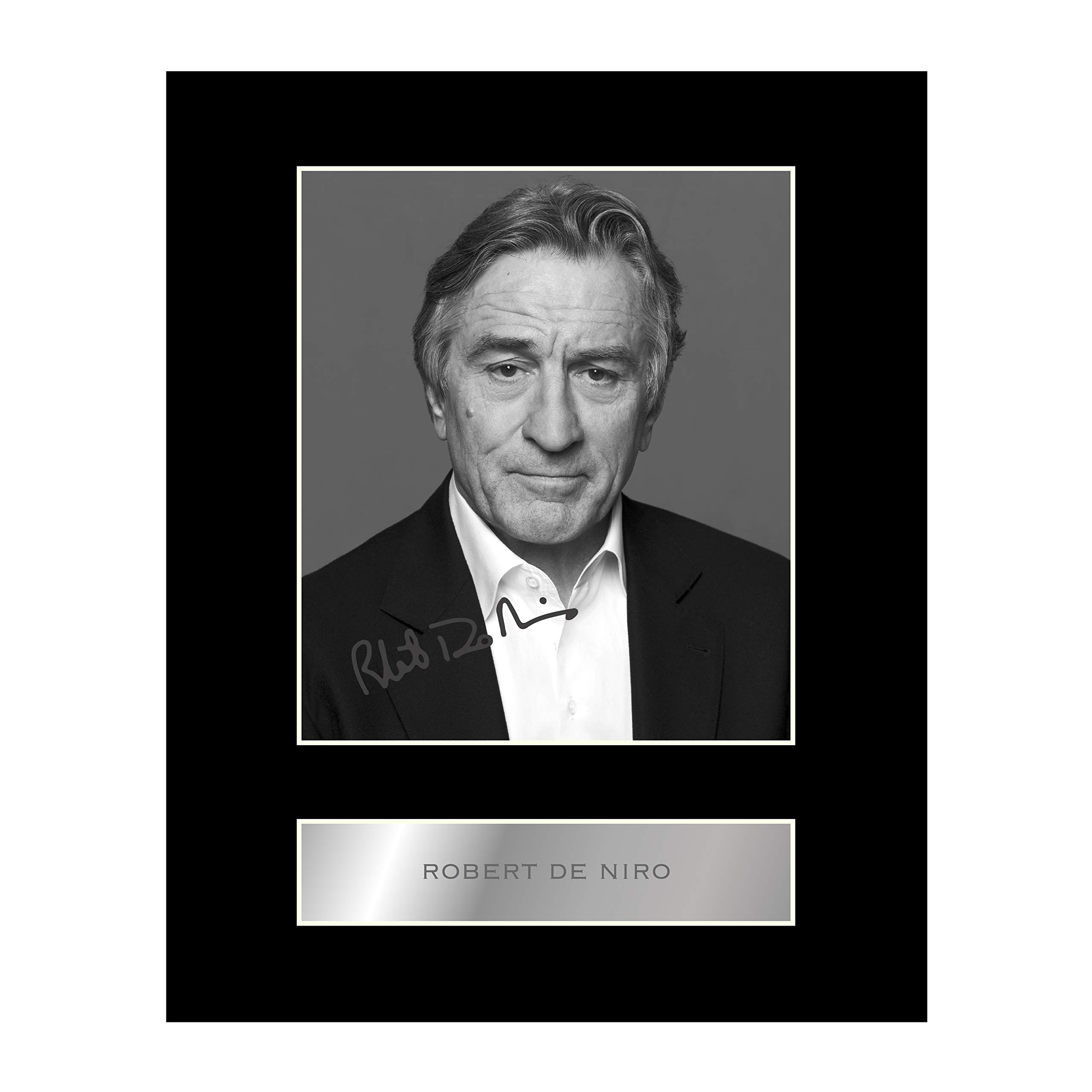 ロバート・デ・ニーロ直筆サイン入り2Lサイズ写真…Robert De Niro Amazon.com: Iconic pics Robert De Niro Signed Mounted Photo