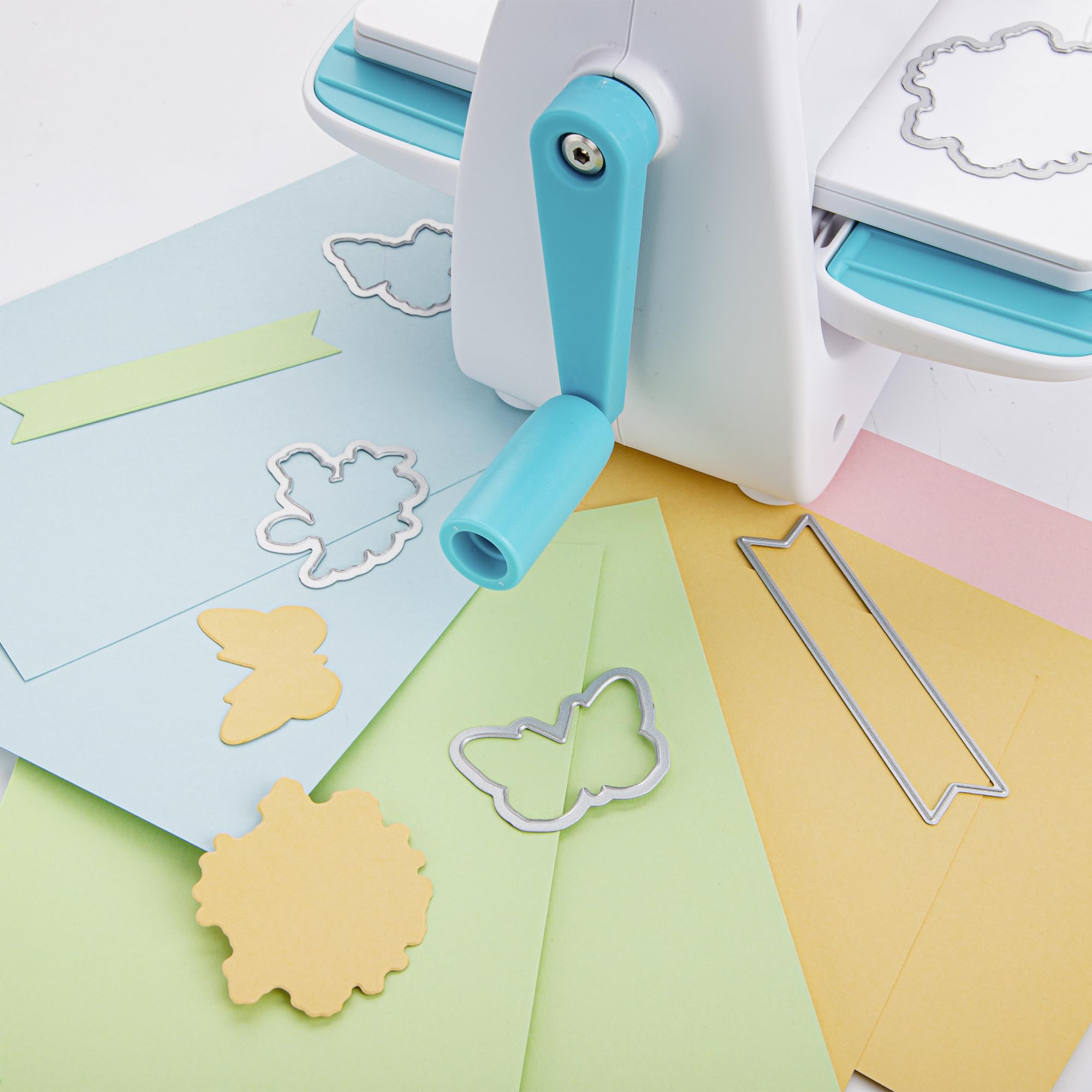 CraftGenes Mini Macchina per Taglio e Goffratura con Kit di Avvio, Apertura di Alimentazione da 8,5 cm (3,3 pollici) per Carta da 7,6 cm, Include 24 Accessori per Artigianato Fai da Te, Creazione di