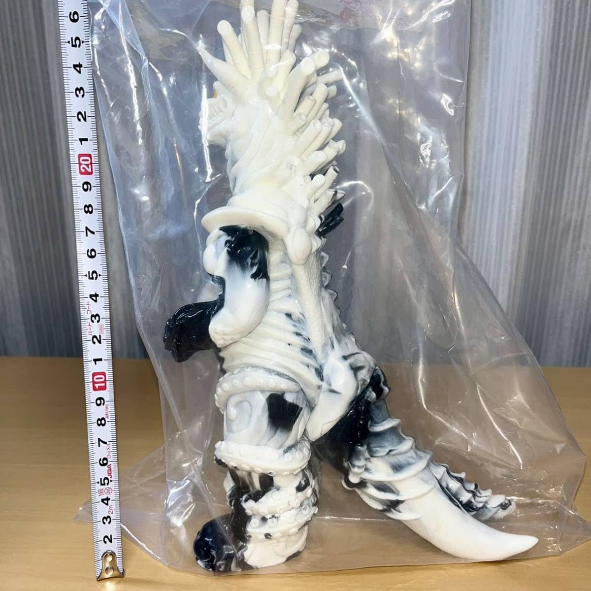 Amazon.co.jp: ゆたり バクゴン マーブルver. 黒×白 ティガ 怪獣