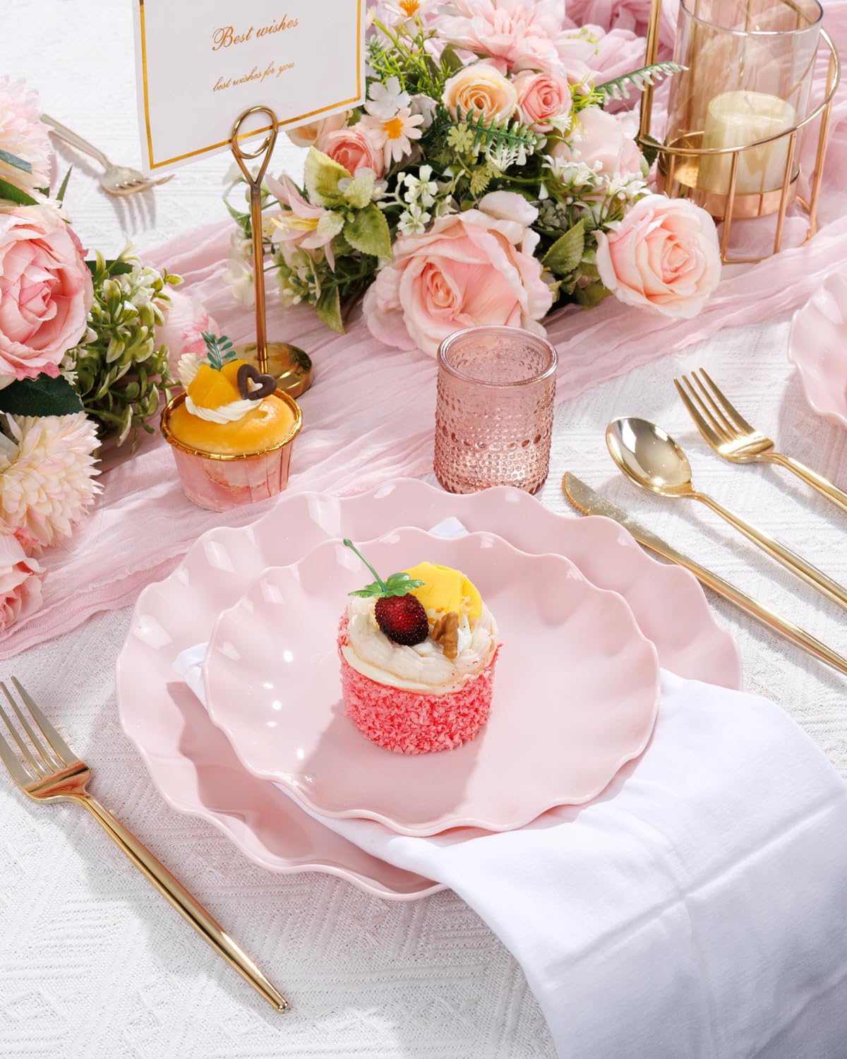 LIYH 20 Pcs 7.5 Inch Pink Scalloped Plastic Plates Reusable - Unbreakable Plastic Cake Dessert Plates for Weddings Party Outdoor Picnics Dishwasher Safe BPA Free(20Guests)