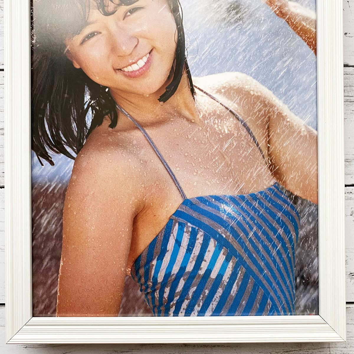 kj ☆額装品☆ 伊藤麻衣子 カルピス セクシー 水着 貴重広告 写真 A4