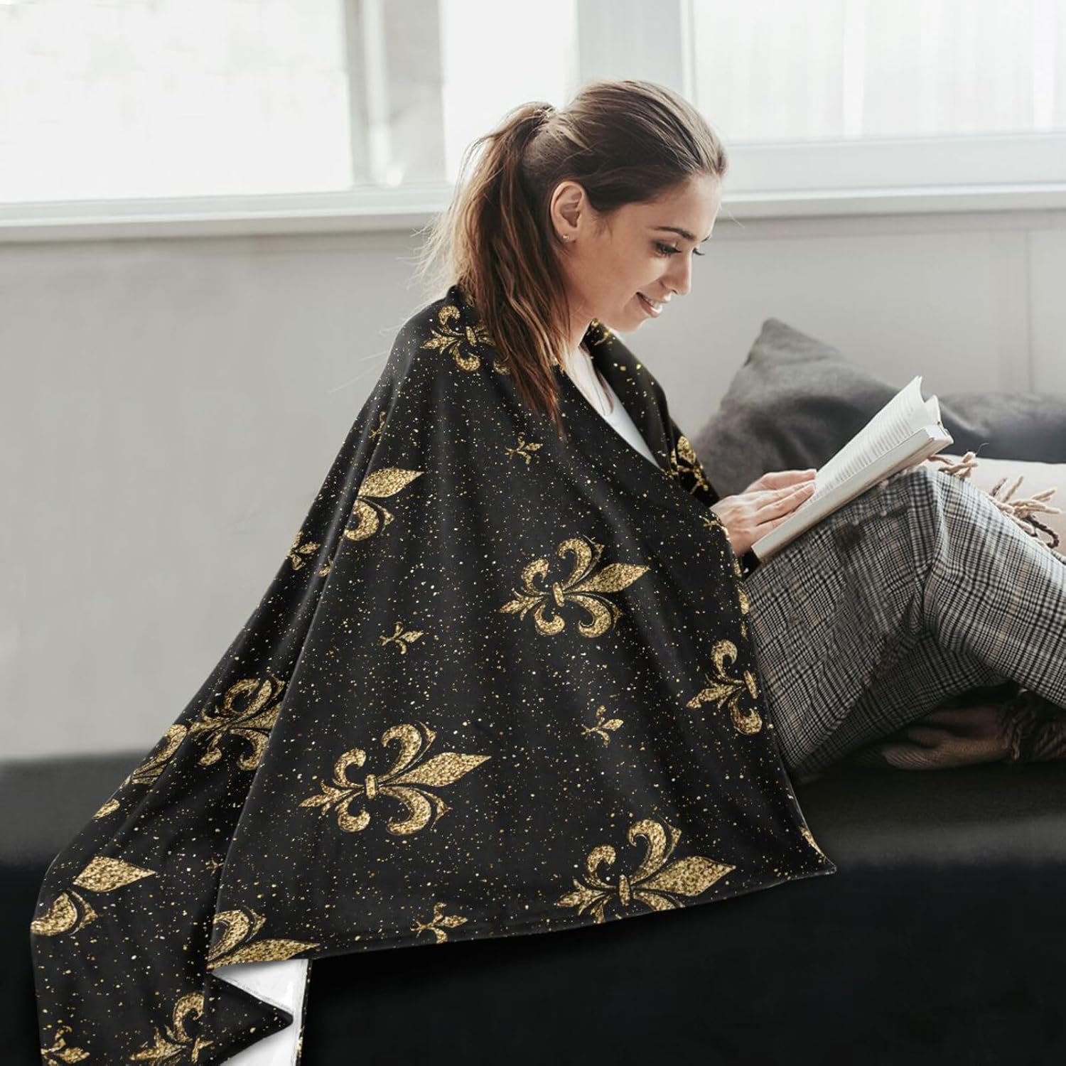 susiyo Gold Fleur-de-lis Throw Blanket Super Soft Flannel Bed Blanket Lightweight Microfiber Warm Cozy Blanket for Bed Couch Travel, 50 x 60inch