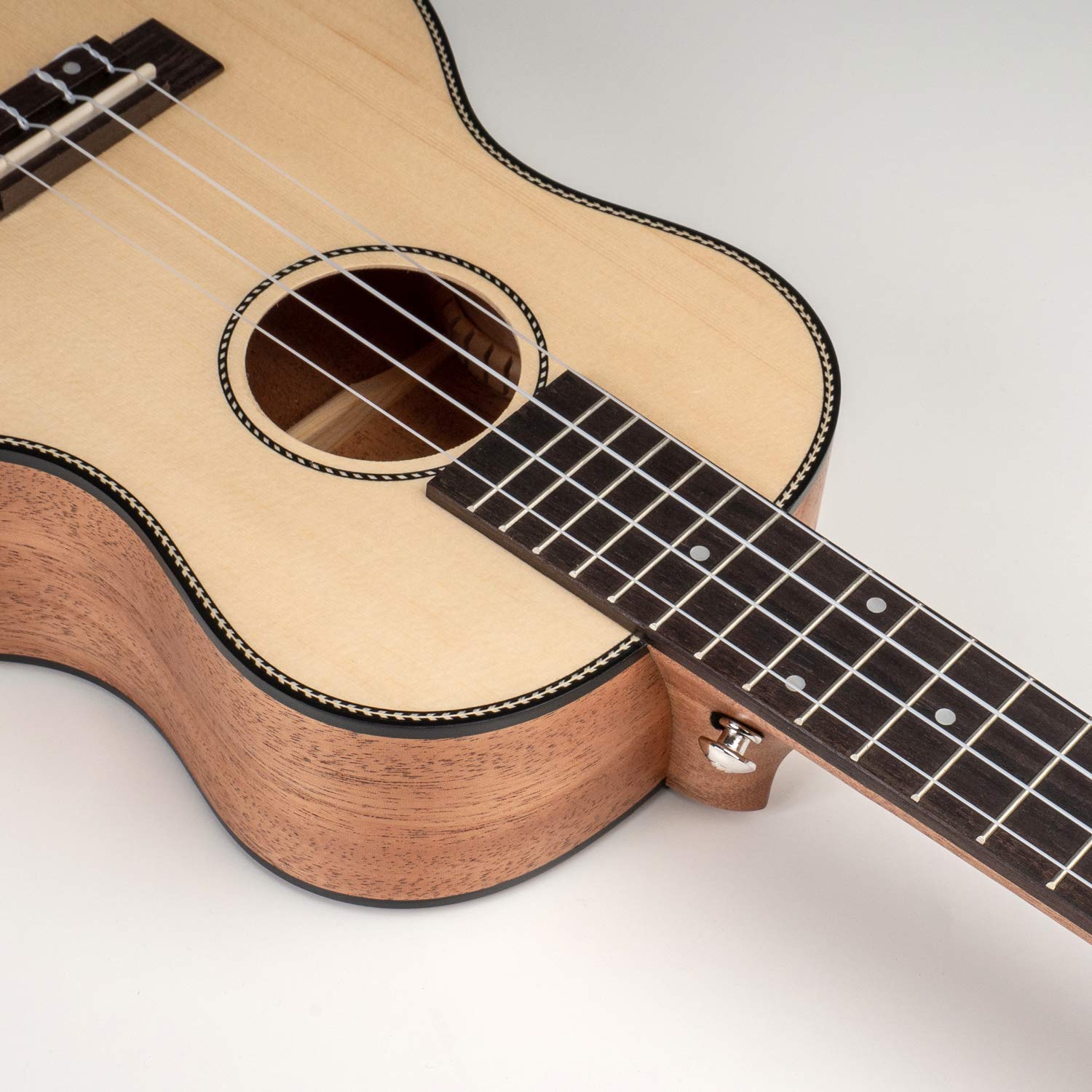 CASCHA Professionelle Tenore Ukulele mit Zubehör, Aquila Saiten, gepolsterte Tasche, Stimmgerät, 3 Plektren
