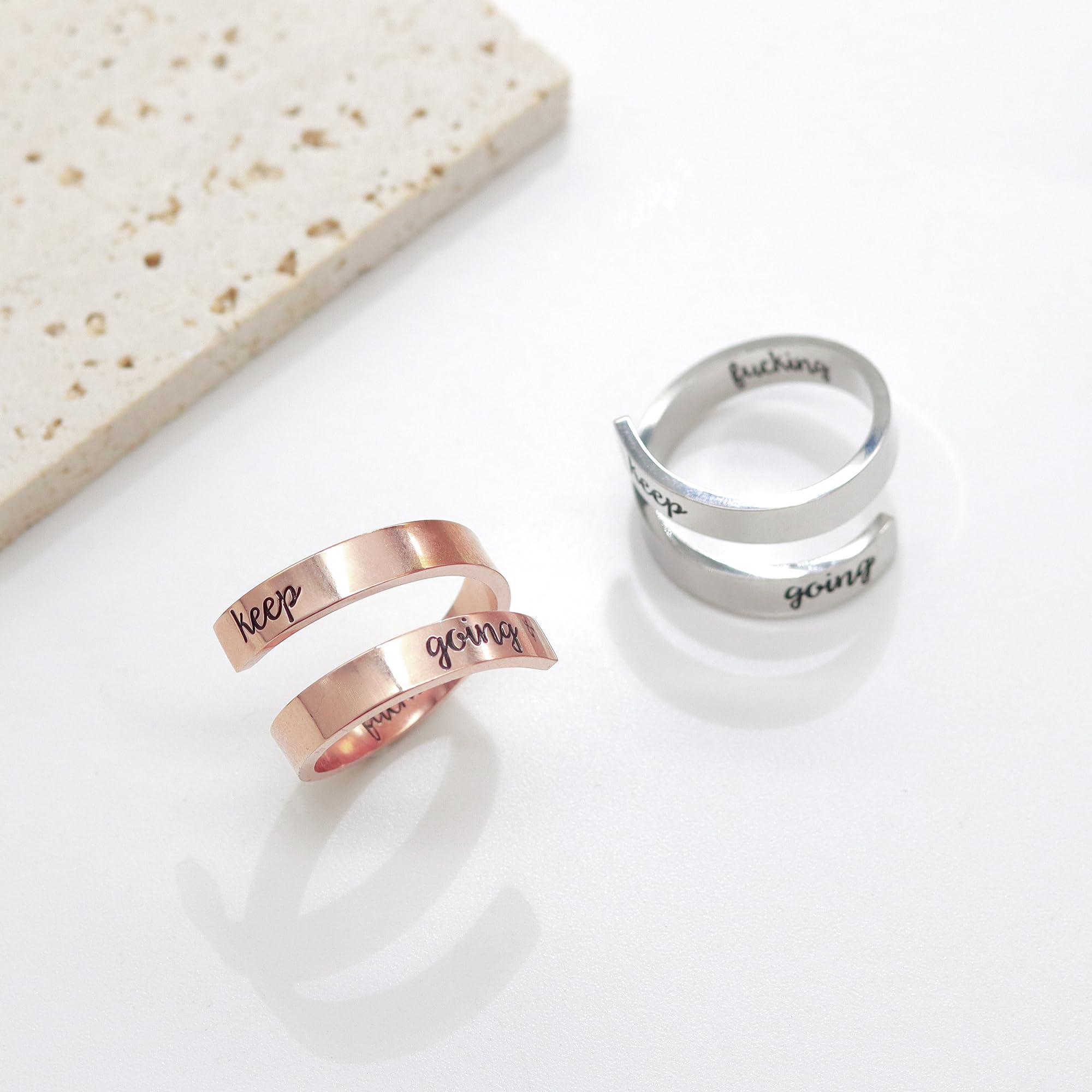 Anillo de plata con texto en inglés Keep Going, anillos inspiradores de acero inoxidable, tamaño grabado, bandas ajustables para estimulación de personalidad genial para mujeres y hombres, 7