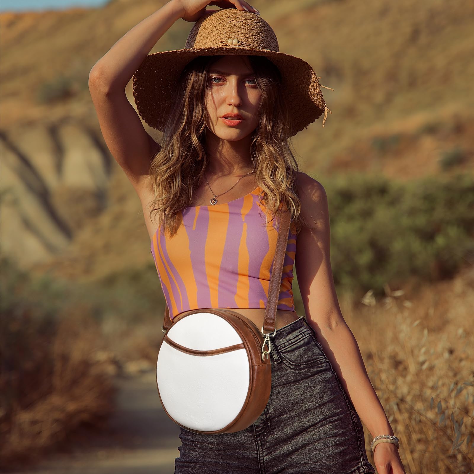 GAEKEAO Vegan Leather Crossbody Bags for Women Circle Cross Body Shoulder Bag Purses Handbags with Adjustable Straps