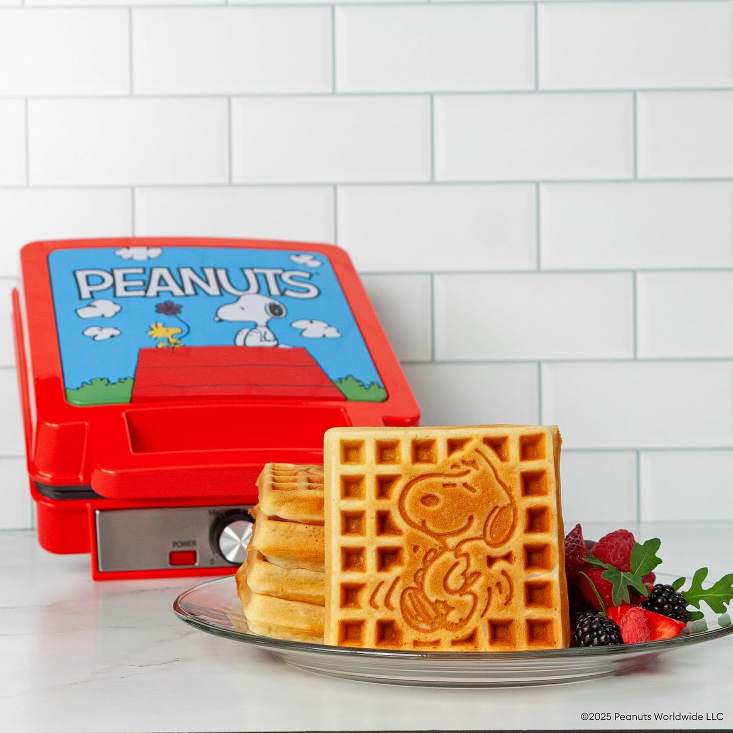 Uncanny Brands Peanuts Deluxe Waffler - Peanuts Iconic Characters and Symbols on Your Waffles