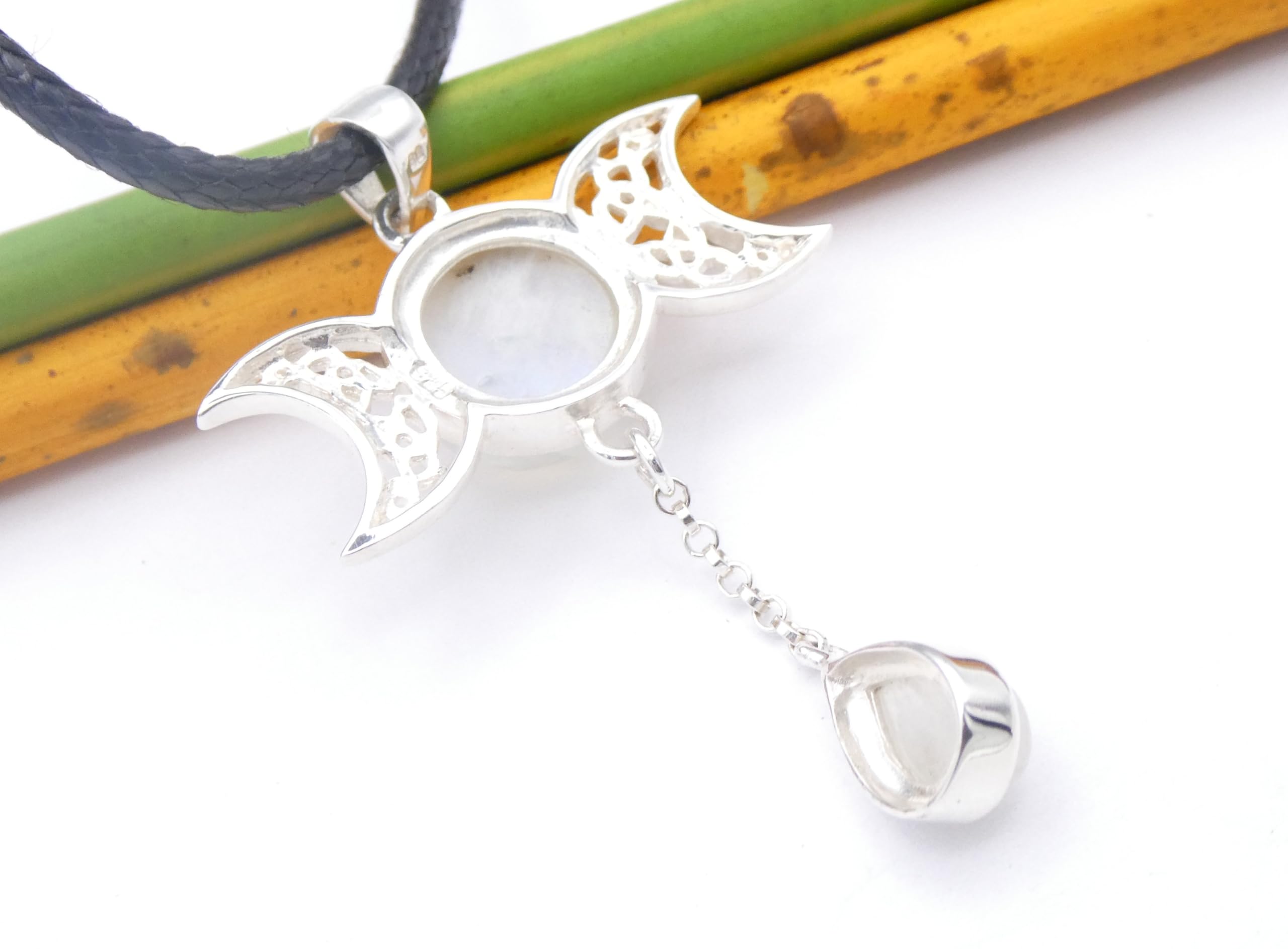 Mond Anhänger aus Sterlingsilber mit echtem Mondstein, Motiv Kraft des Mondes, Schutzsymbol, schmuck Damen