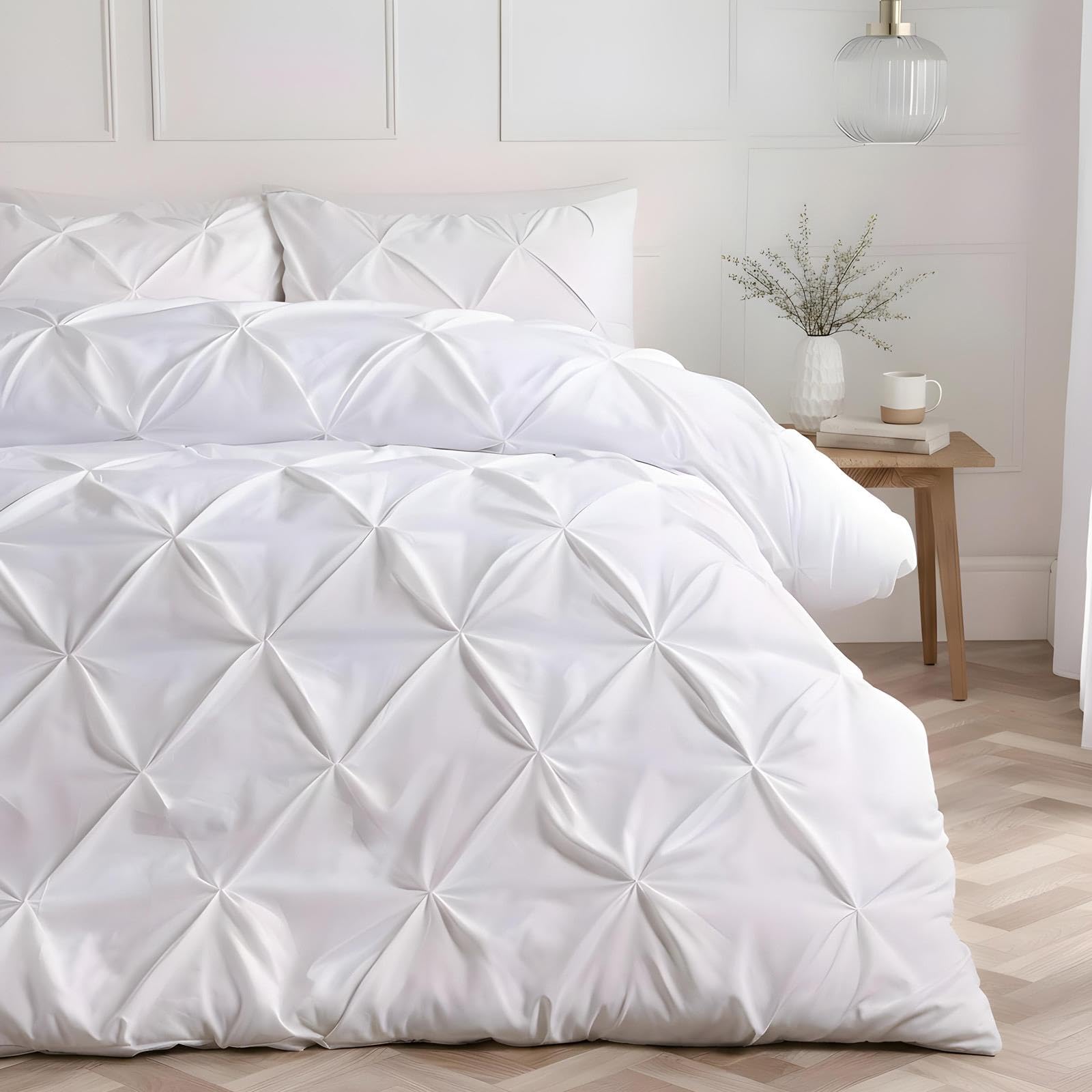 Ohs White Bedding Superking Quilt Cover, Super Soft Cosy Warm Microfibre Luxurious Diamond Pintuck Super King Duvet Set Comfy Modern Easy Care Bedding With Matching Pillowcases