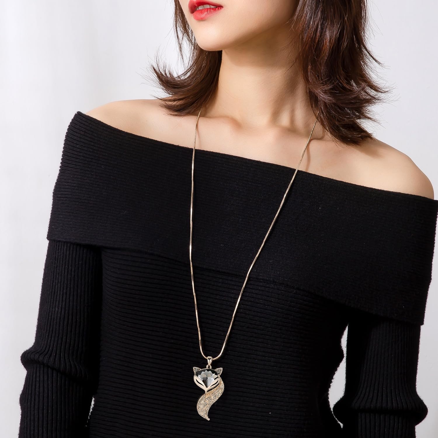 Qlady Fox Pendant Necklace for Women, Gold Plated Animal Jewelry with Rhinestones, Cute Fox Face Crystal Charm Necklace, Gift for Her Birthday Christmas