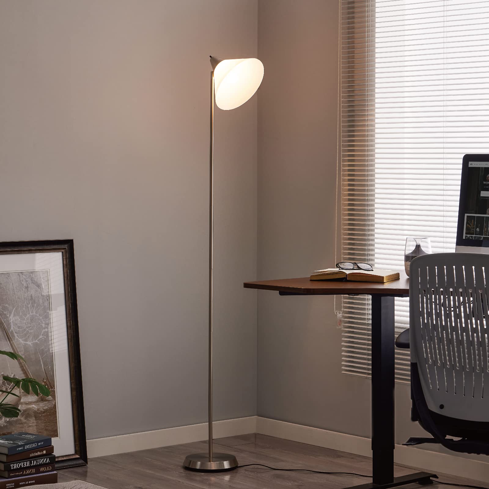 Minimalistyczna lampa stojąca, obrotowa głowica, przełącznik, biurowa lampa stojąca, biała, metal, PCW