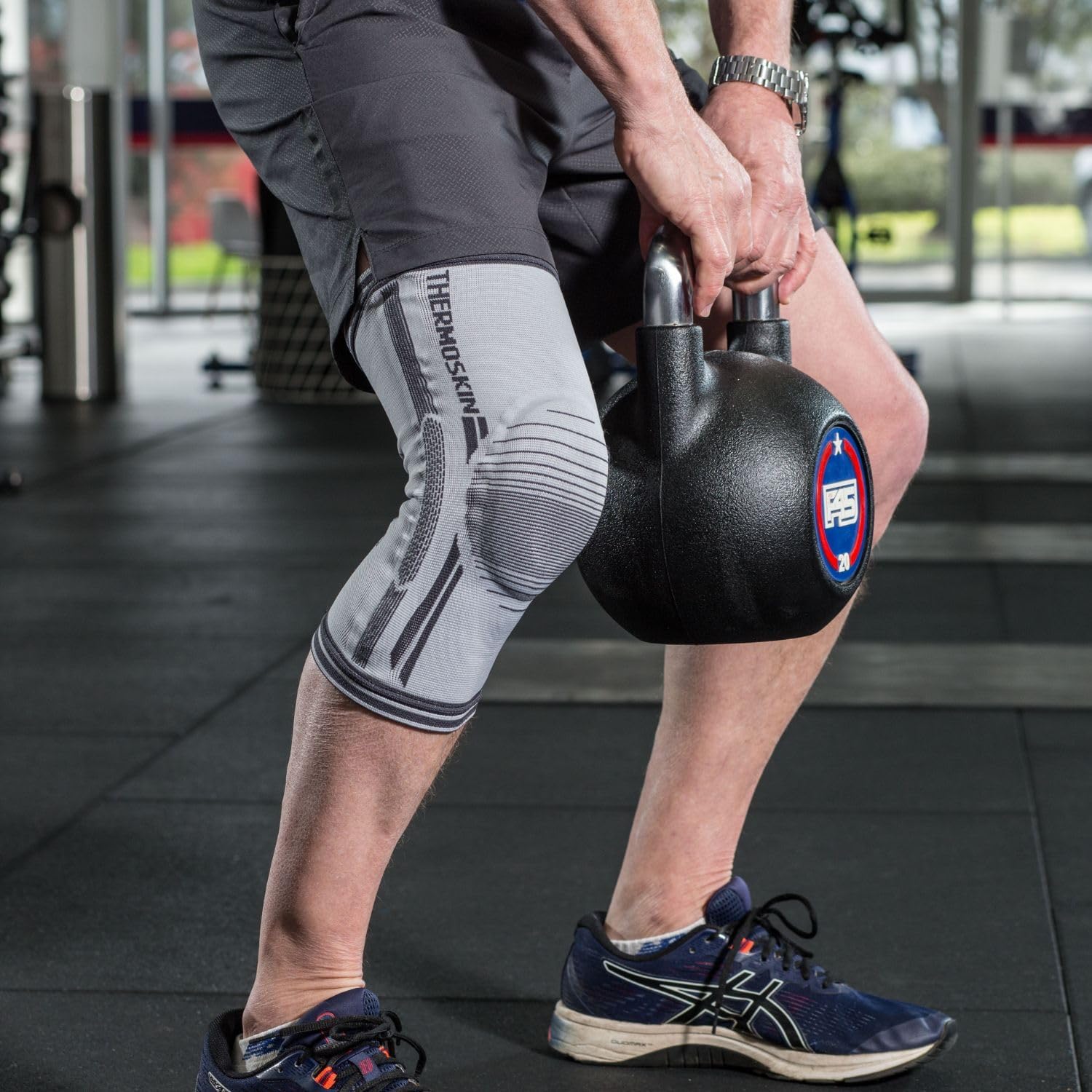 thermoskin Dynamic Compression Knee Stabilizer (Medium)