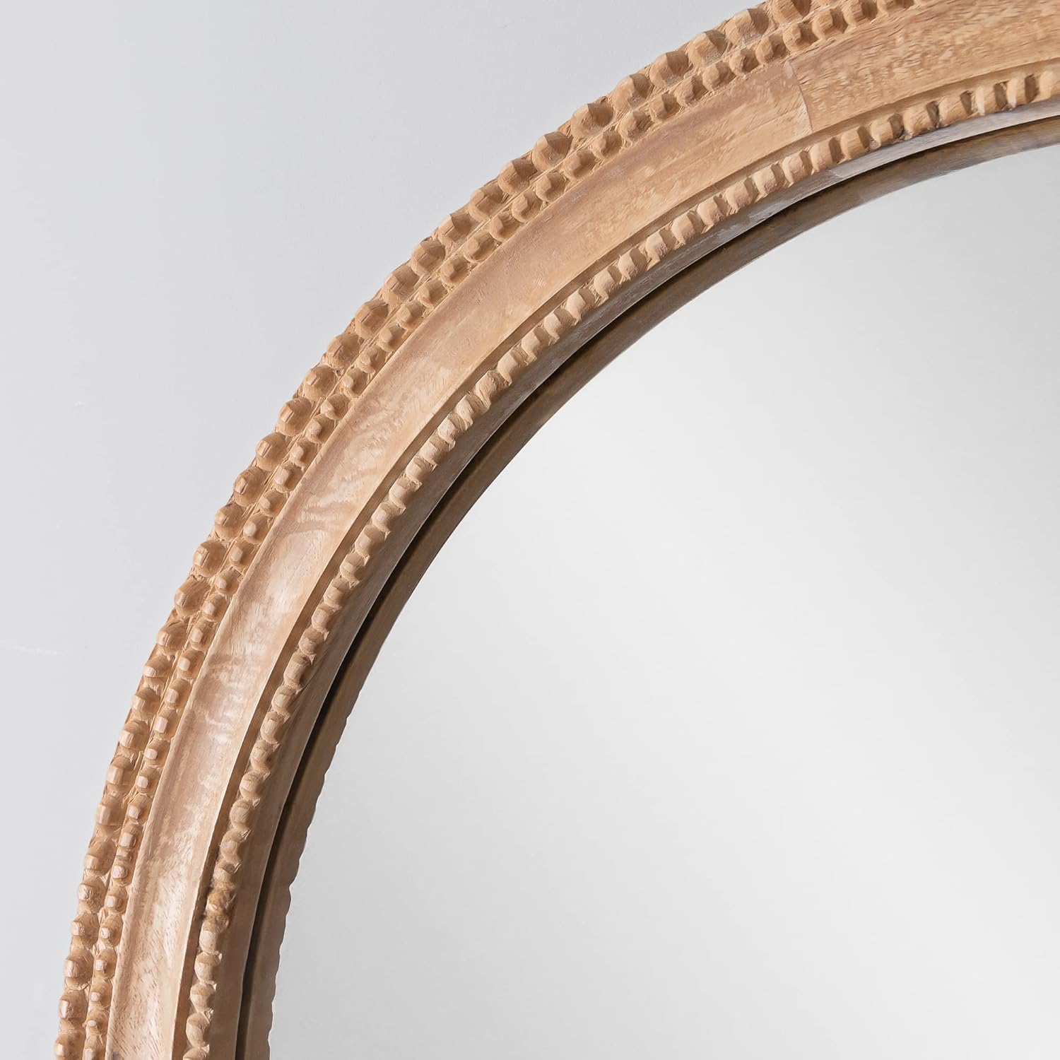 Best Home Fashion Antique Style Carved Round Wall Mirror 26 Inch Diameter, Bedroom Mirrors for Wall Decor, Decorative Round Wood Wall Mirror Living Room or Bathroom Vanity, Natural