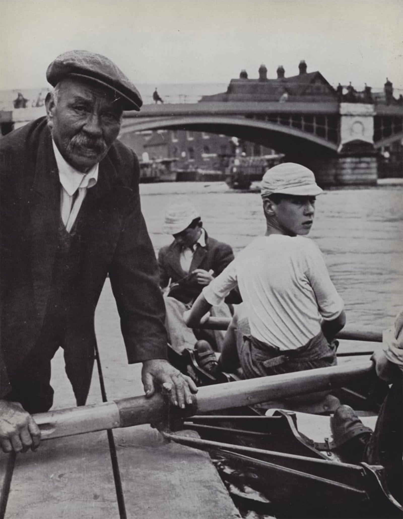 POSTERIIk Vintage Art Print Images Pictures Print Rafts Eton Froggie Superintends the Embarkation by Laszlo Moholy Nagy Modern Colour Posters for Office Home Decor 60x90cm