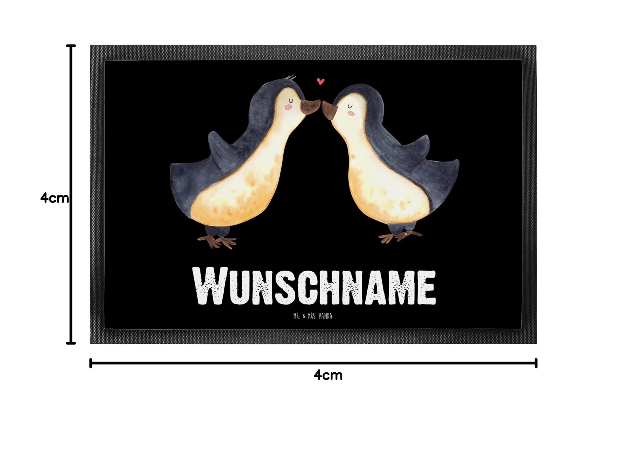 Mr. & Mrs. Panda Fußmatte personalisierbar Pinguin Liebe 40 x 60 cm - Personalisierte Geschenke, Fussmatte, Vertraut, Freundin, Pinguine, Geschenkidee, mit Namen, Geschenk, Türmatte, personalisiert