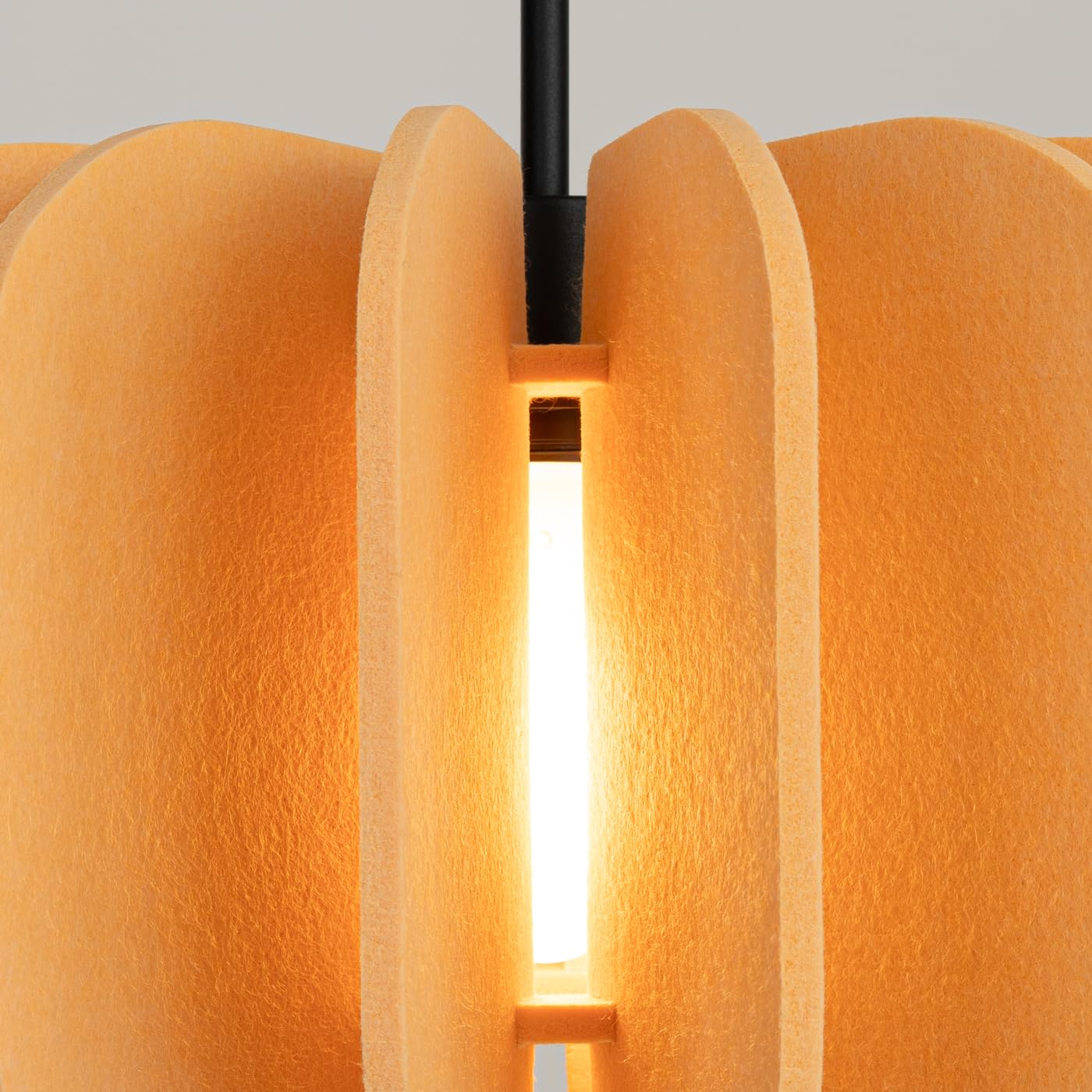 SOLLUX lighting Lampada a Sospensione - Lampada a Pendolo - Lampada da Soffitto Feltro Acciaio - 1 Paralume - Lampada LED Lampadina - Giallo Mula