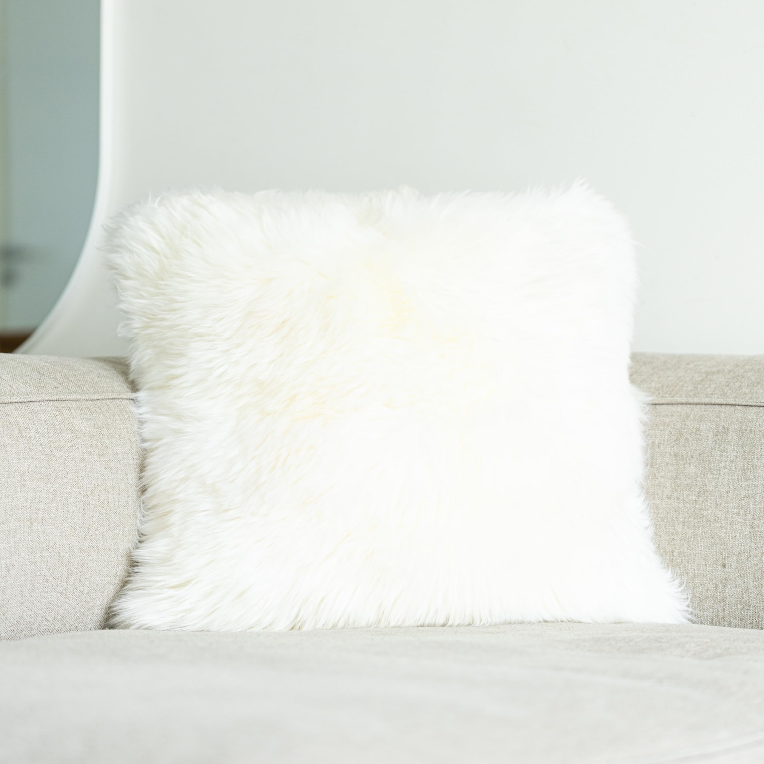 Nordic Sheep - Funda de cojín (50 x 50 cm), color blanco | Piel de oveja auténtica, suave y esponjosa, perfecta para sofá y cama, varios colores