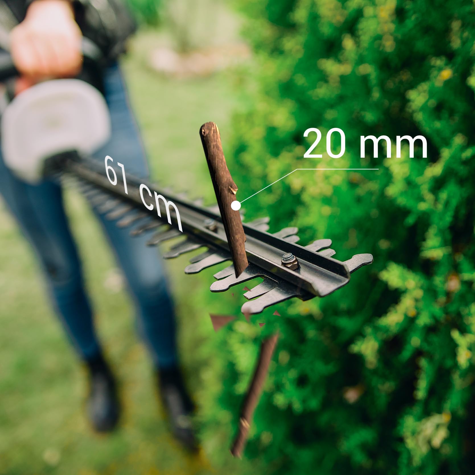 LEHMANN Elektro-Heckenschere, 61 cm Messerlänge, 20 mm Schnittstärke, maximale Leistung 1800 W, Anschlagschutz, ergonomischer Griff & Leicht 3,7 kg, Heckenschneider für Hecken und Sträucher, Grau