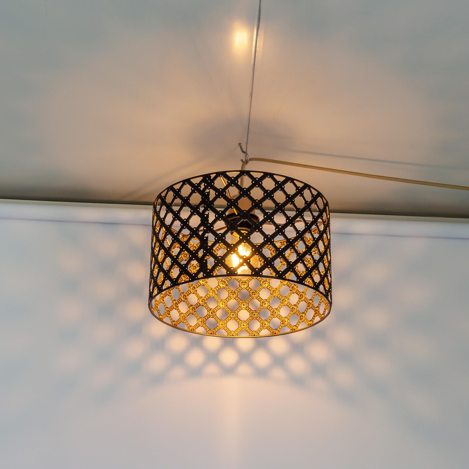 Okrągły klosz w stylu vintage, metalowy, czarno-złoty, wydrążony w kształcie bębna, do lampy stojącej, lampy wiszącej, lampy stołowej, lampy sufitowej