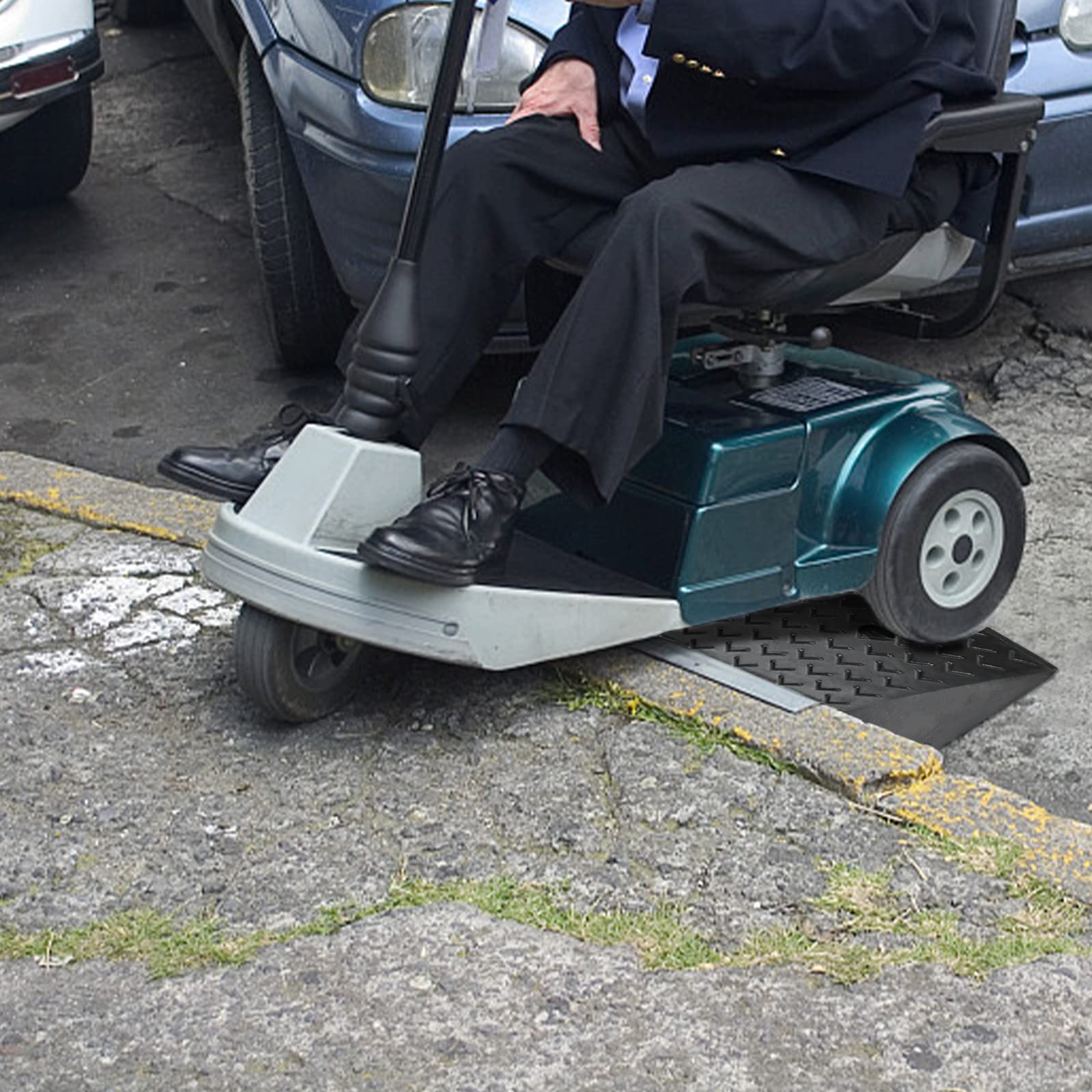 UISEBRT Lot de 2 rampes de trottoir en caoutchouc portable en caoutchouc pour fauteuil roulant