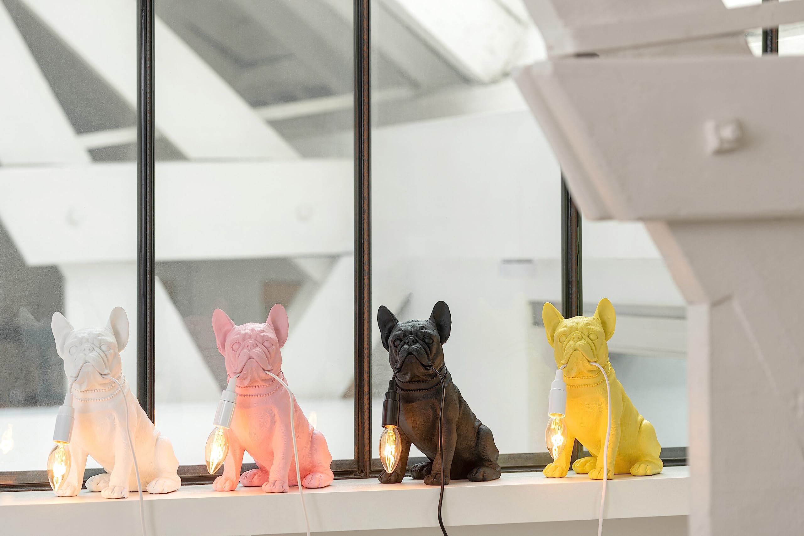 J-Line Lampe In Form Einer Weißen Bulldogge | Poly-Material | 29 Cm Hoch | Mit E14 Sockel