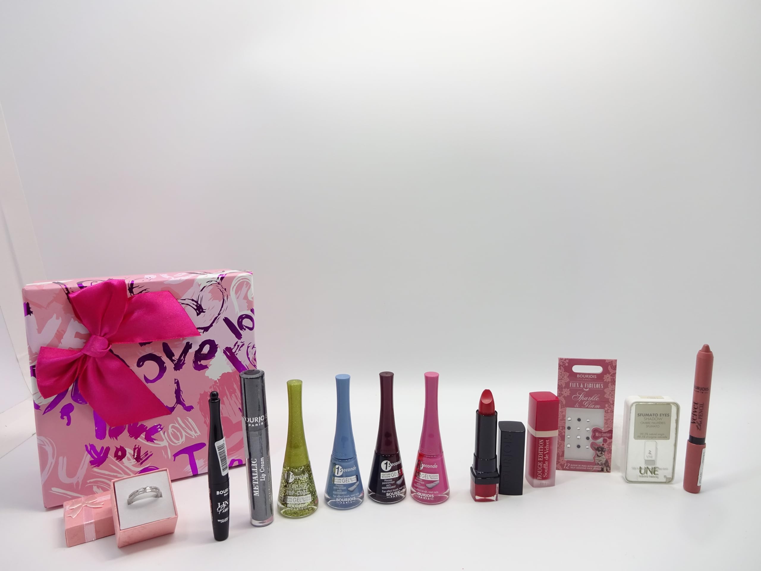 Lot de 11 paniers à maquillage Boujois avec rouge à lèvres et anneau en cristal dans une boîte cadeau
