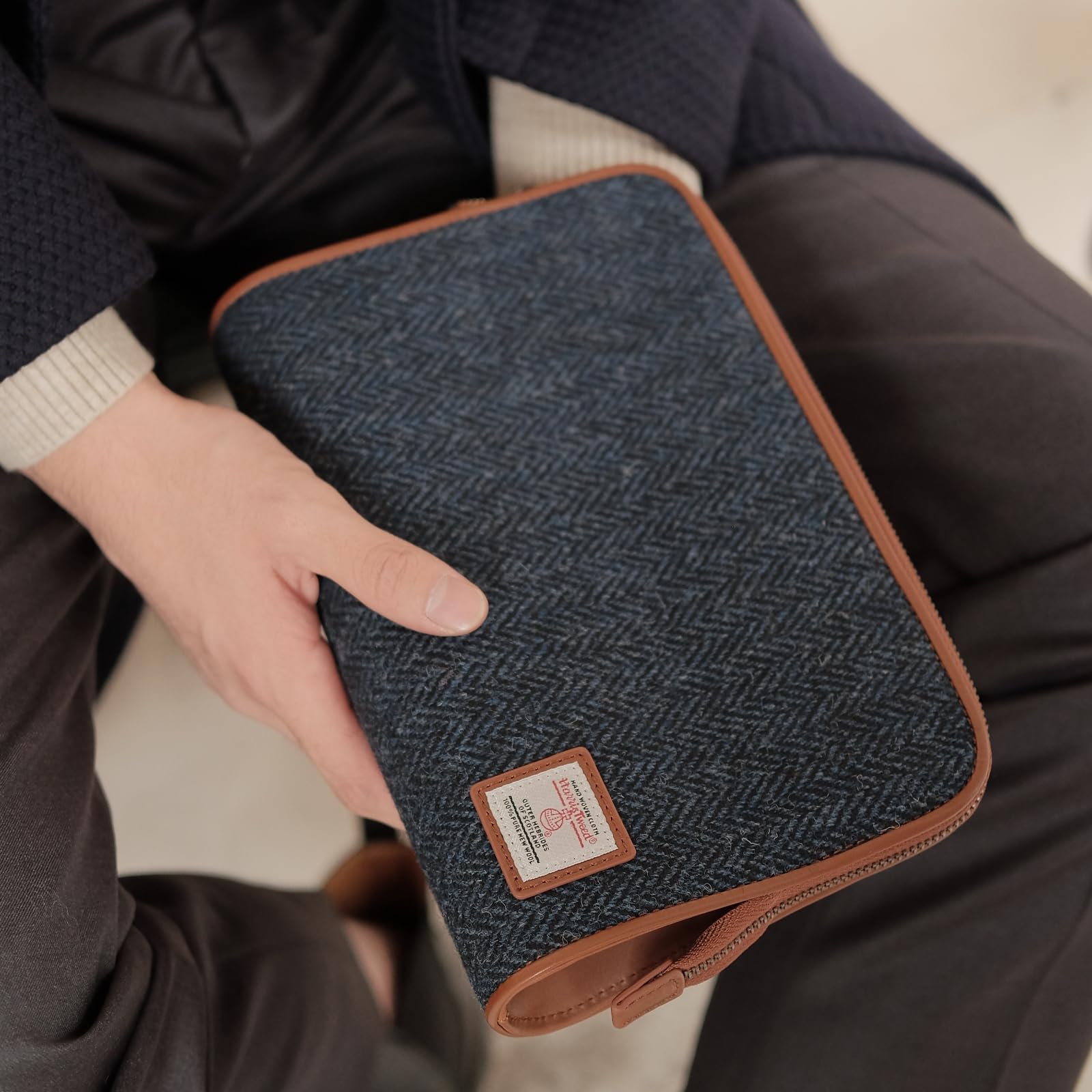 TAILORMAP Harris Tweed - Pochette da uomo in lana e pelle, borsa da polso da lavoro, grande borsa a busta