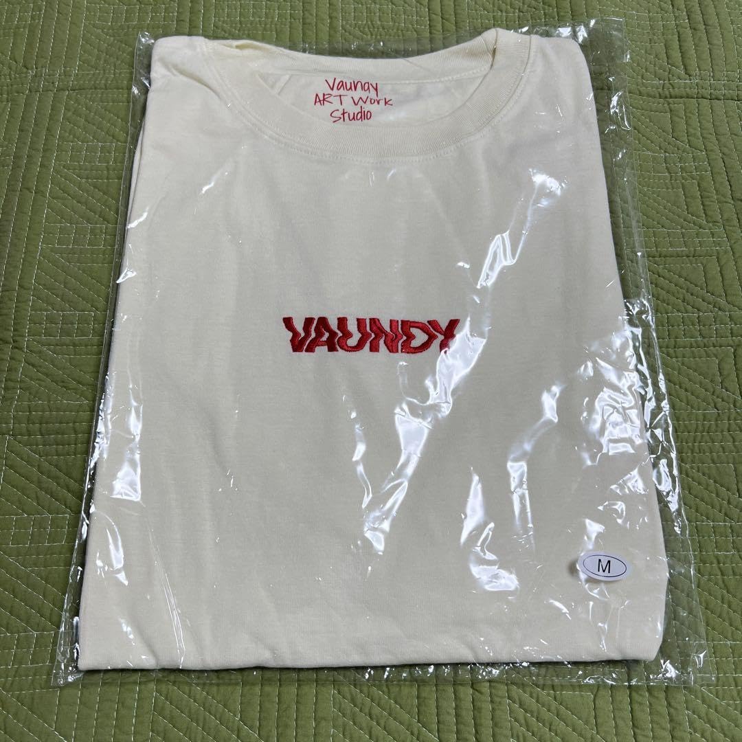 Amazon.co.jp: vaundy Logo T-Shirts Cream Mサイズ : ファッション