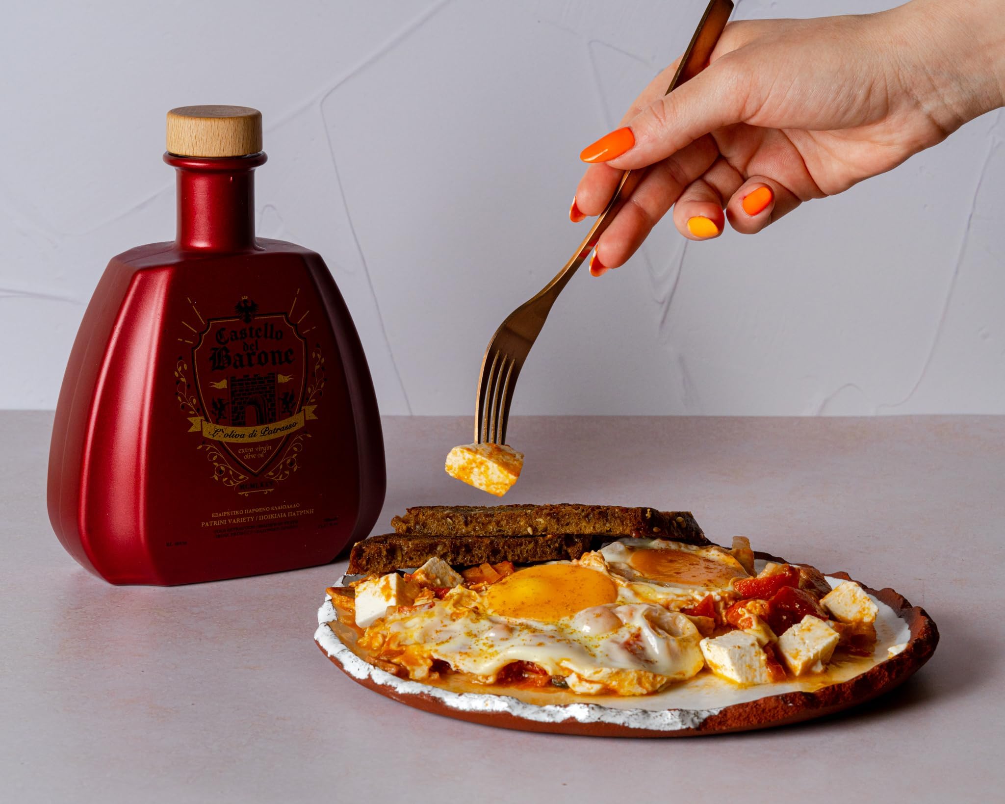 Ranis Castello del Barone oliwa z oliwek Extra Virgin o intensywnym aromacie i rewelacyjnym smaku ze starożytnej odmiany oliwek w Achaia, Grecja, 700 ml