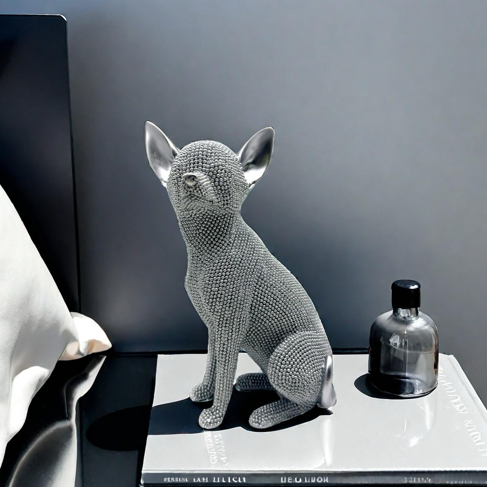 FUNSXBUG Abstrakte Chihuahua-Hunde-Kunststatue, Figuren, Skulptur, Sammlerstücke, Zuhause, Büro, Wohnzimmer, Desktop-Display, Dekoration (Silber)