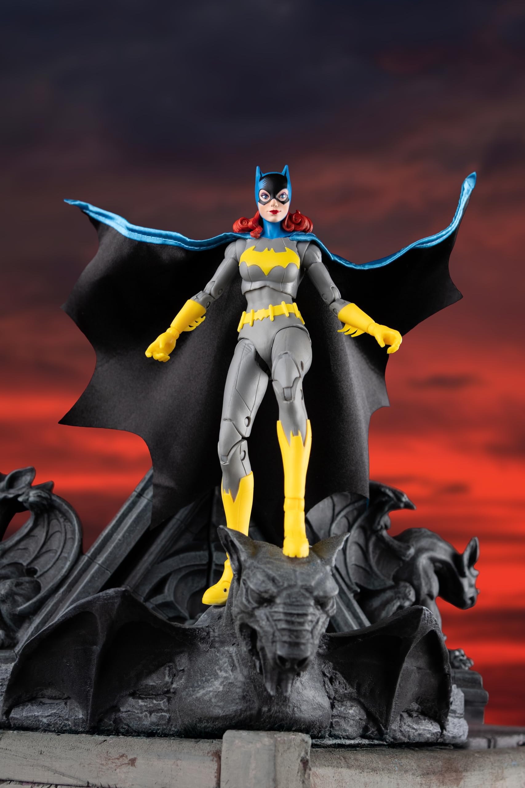 新品・未開封 DCクラシック バットガール（ワイヤー入りケープ付き） Amazon | McFarlane Toys- DCマルチバース バットガール (DCクラシック