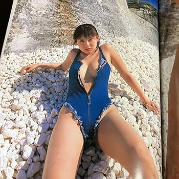 吉田里深写真集 : Sixteen revolution Amazon.co.jp: 吉田里深/吉田里深 写真集/貴重 シュリンク付き