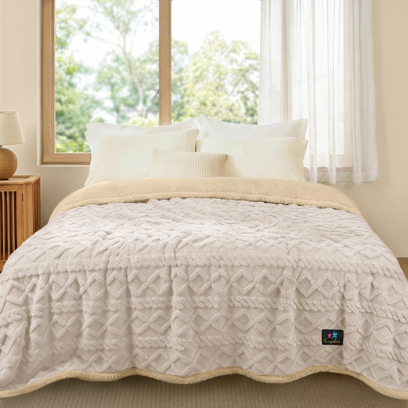 Luciphia Waterproof Blanket for King Bed Reversible Fleece Couch Cover โ image 1