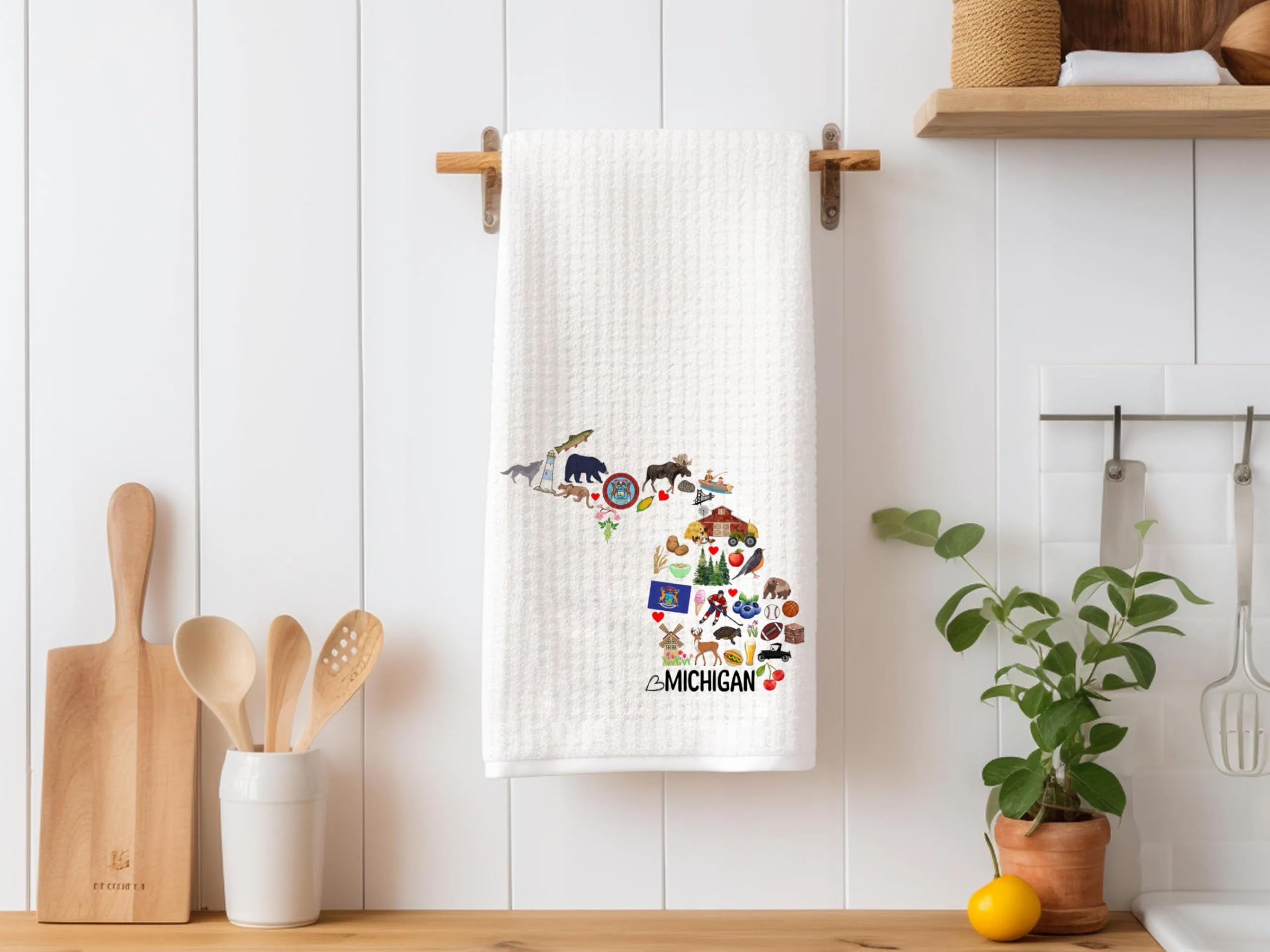Michigan State Map Kitchen Towel, U.S. State Souvenir Tea Towel, Multi-Purpose Towel, Soft & Absorbent Kitchen Towel, Towel for Michigan Lovers, Travel Michigan Souvenir